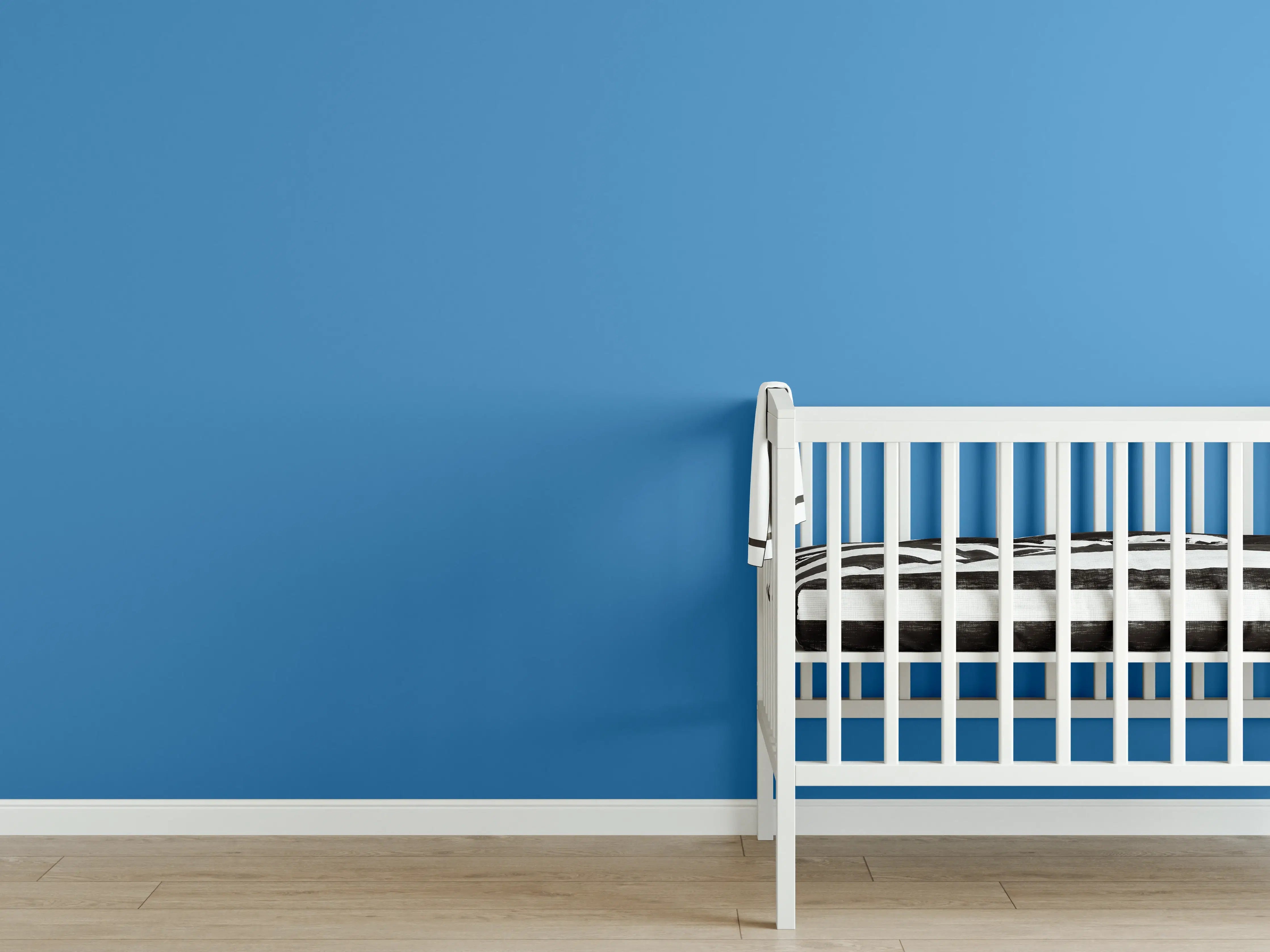 Babyzimmer Wandgestaltung - RAL 5012 (Hellblau)