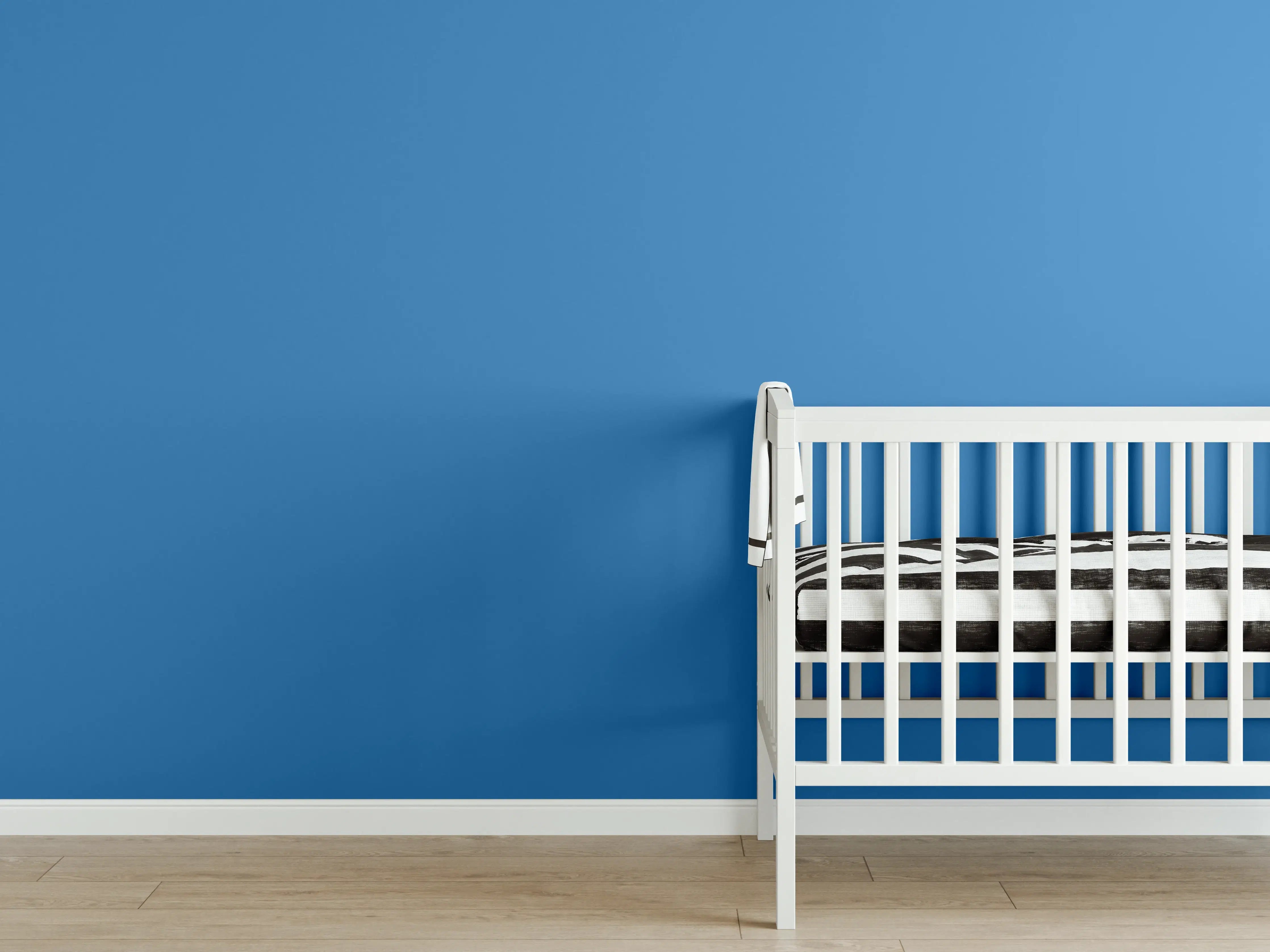 Babyzimmer Wandgestaltung - RAL 5015 (Himmelblau)