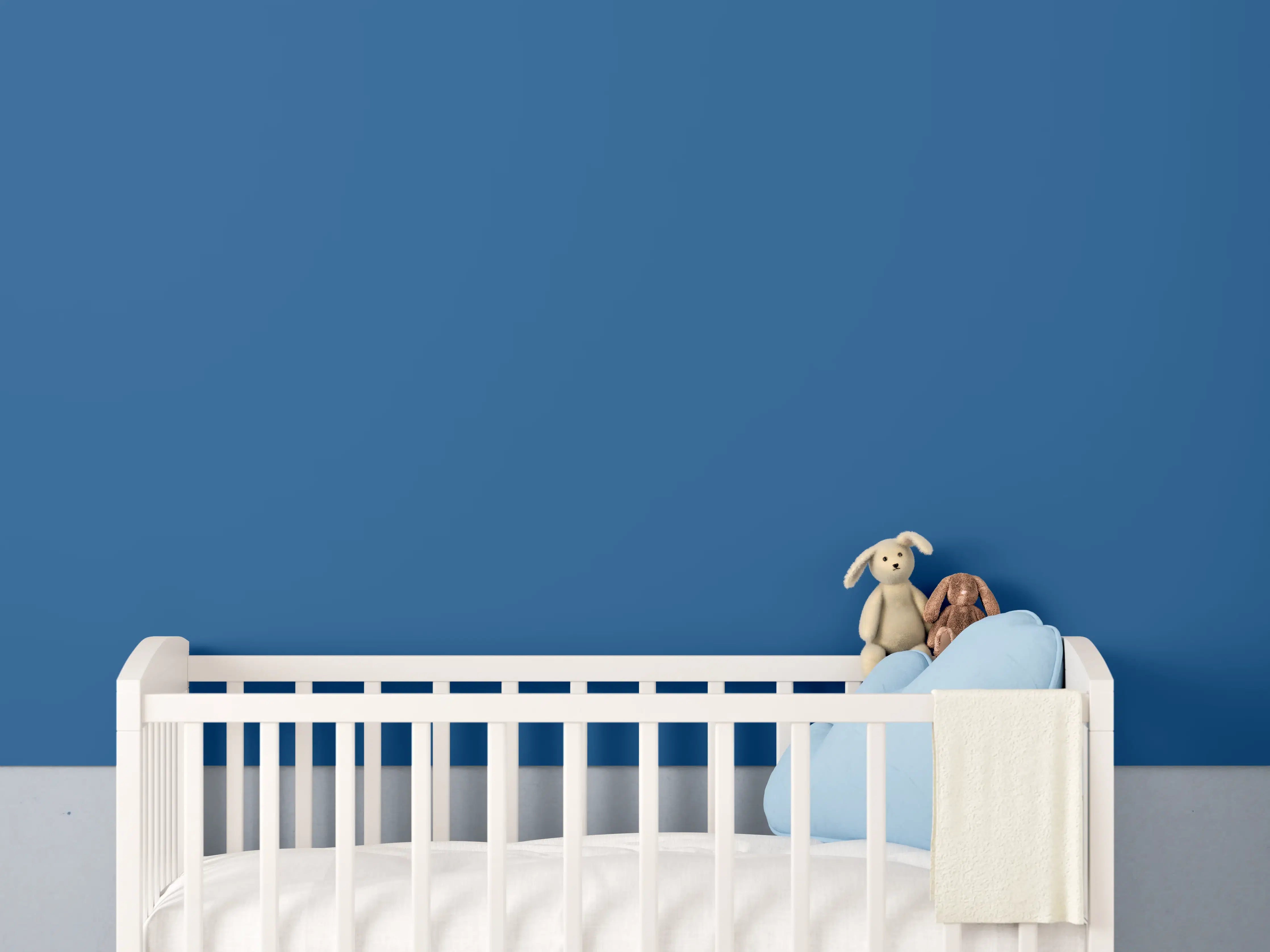 Babyzimmer Wandgestaltung - RAL 5017 Verkehrsblau