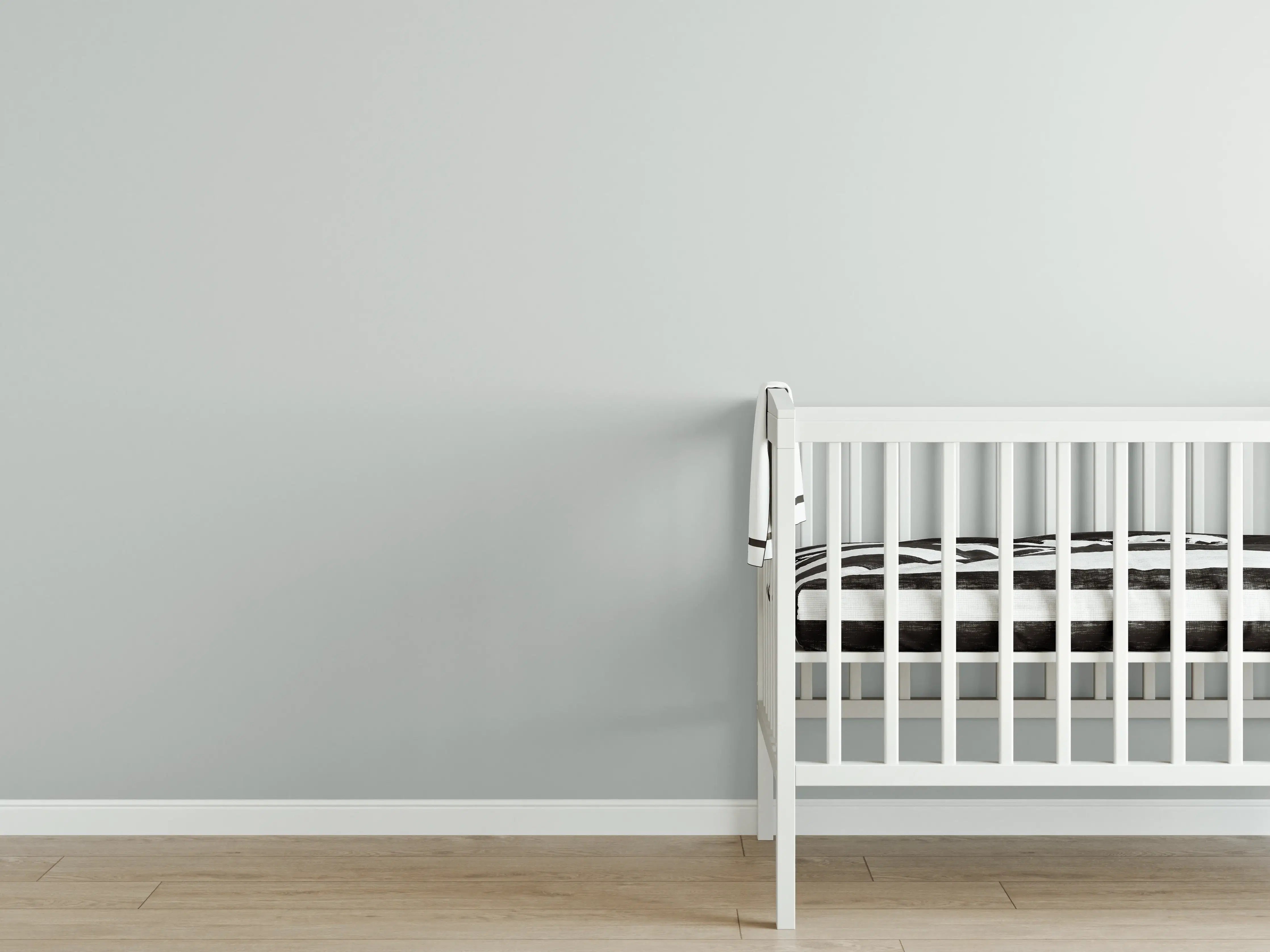 Babyzimmer Wandgestaltung - RAL 7035 (Hellgrau)