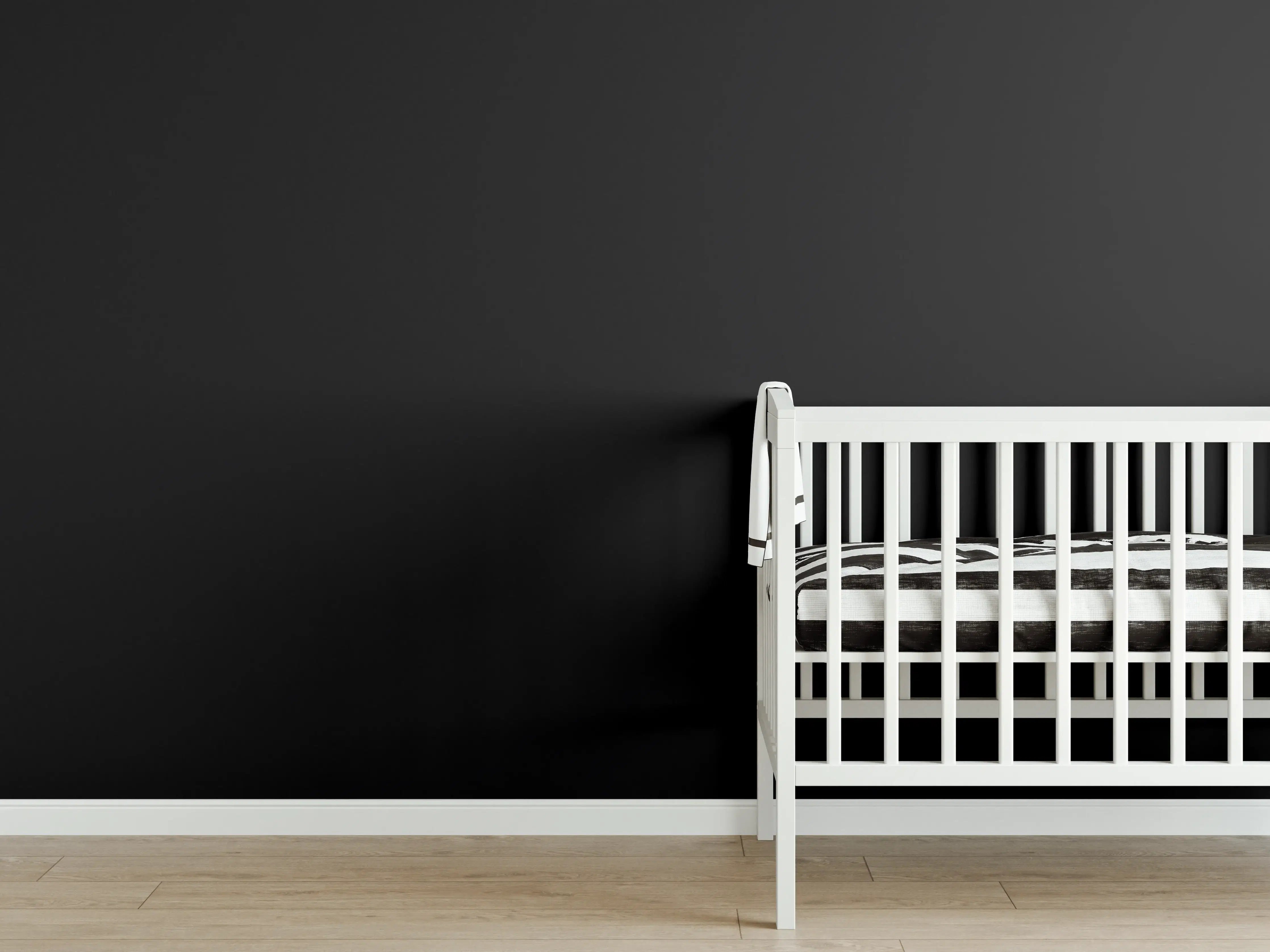 Babyzimmer Wandgestaltung - RAL 9005 (Tiefschwarz)