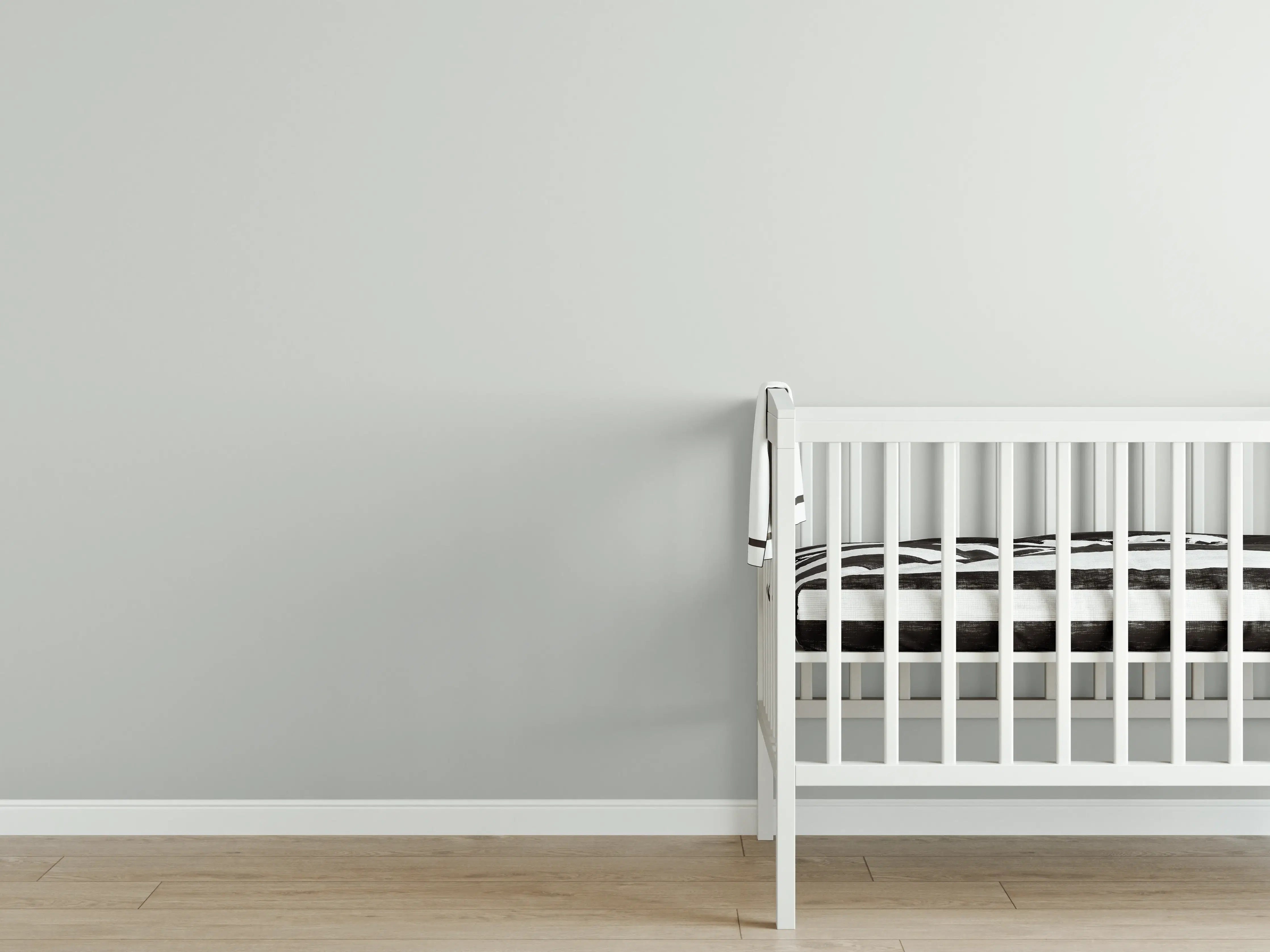 Babyzimmer Wandgestaltung - RAL 9018 (Papyrusweiß)