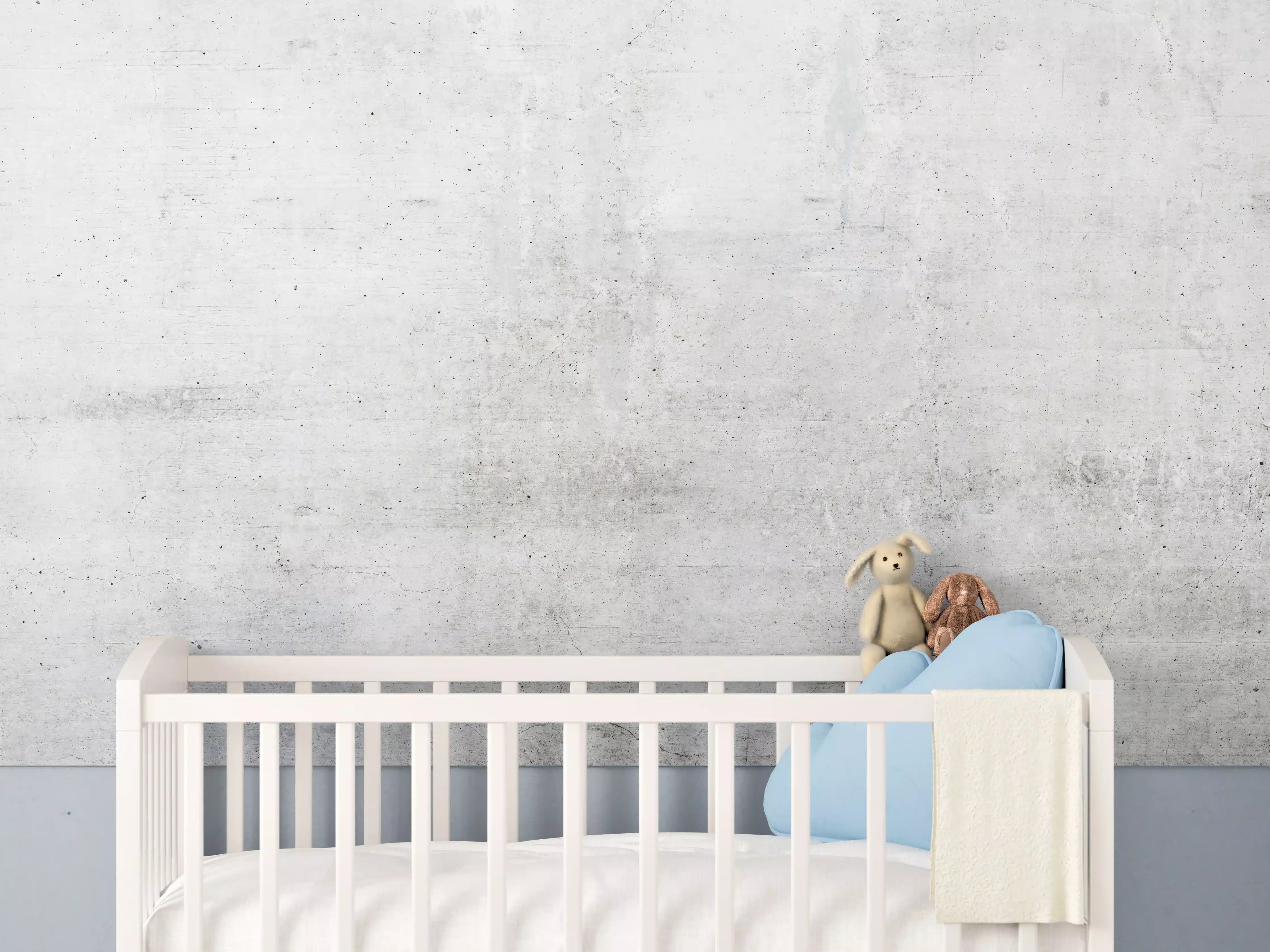 Babyzimmer Wandgestaltung - Rauer weißer Beton