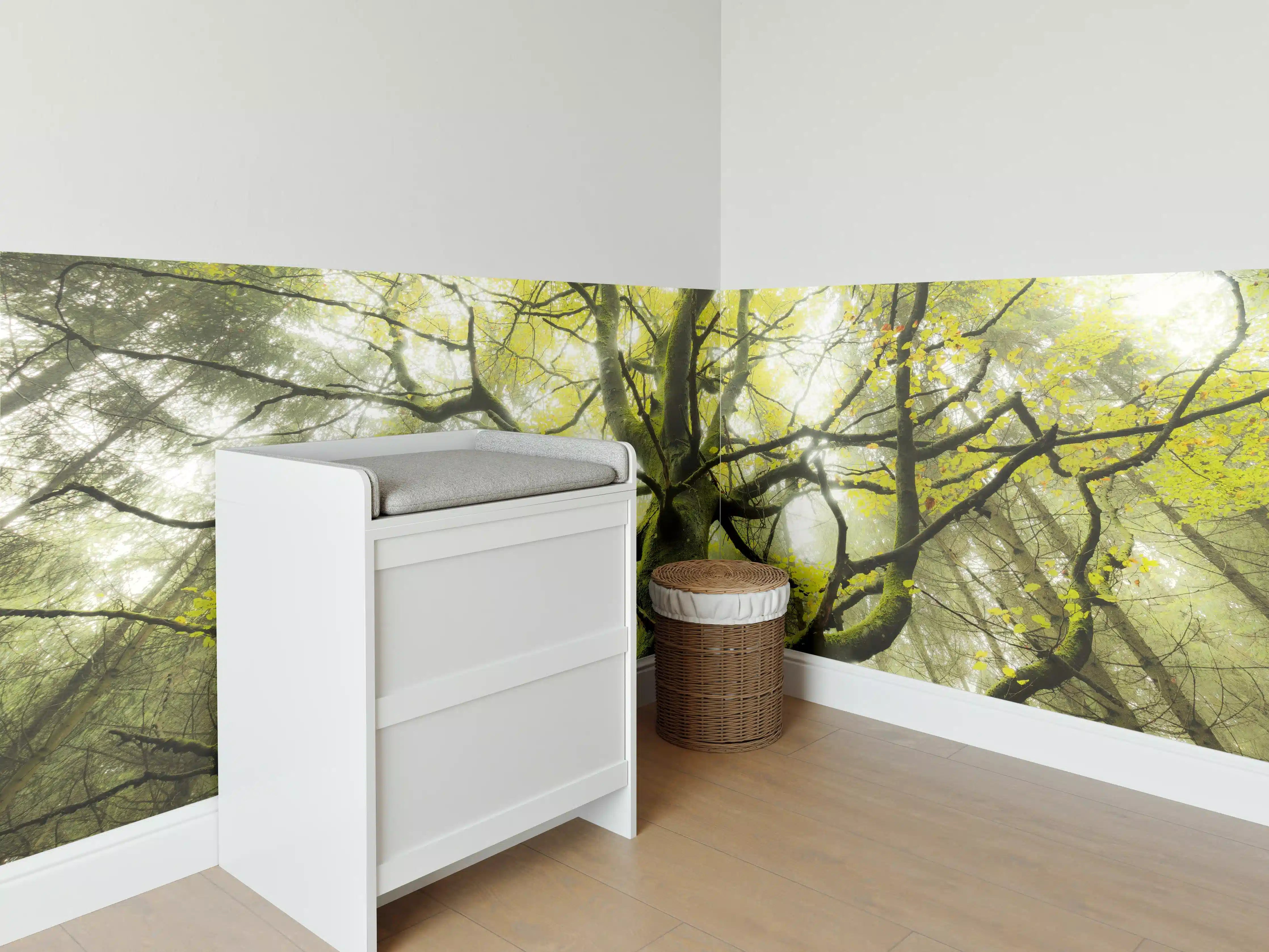 Babyzimmer Wandgestaltung - Riesiger Baum in Bayern