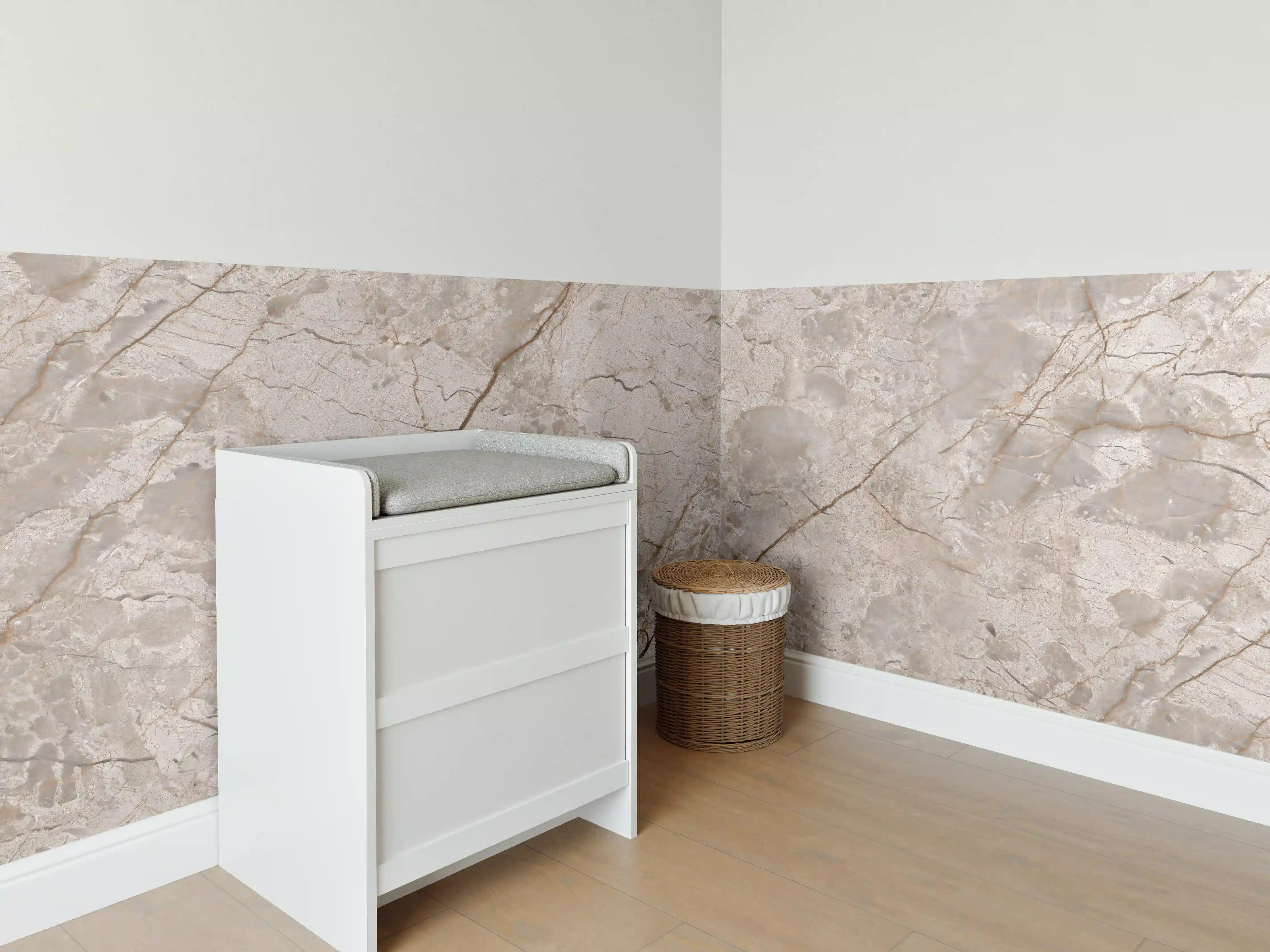 Babyzimmer Wandgestaltung - Rissiger beiger Marmor