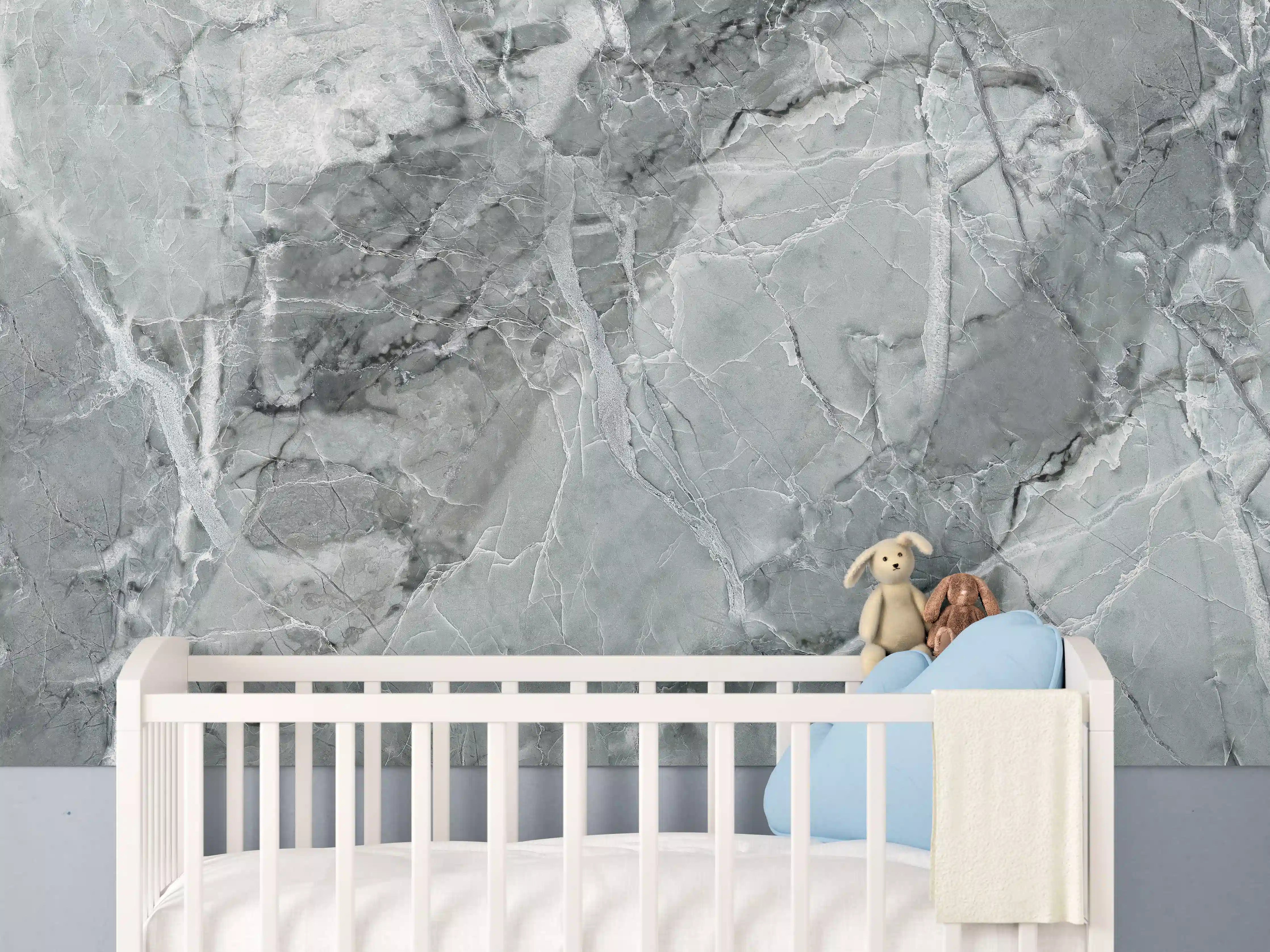 Babyzimmer Wandgestaltung - Rissiger gräulicher Marmor