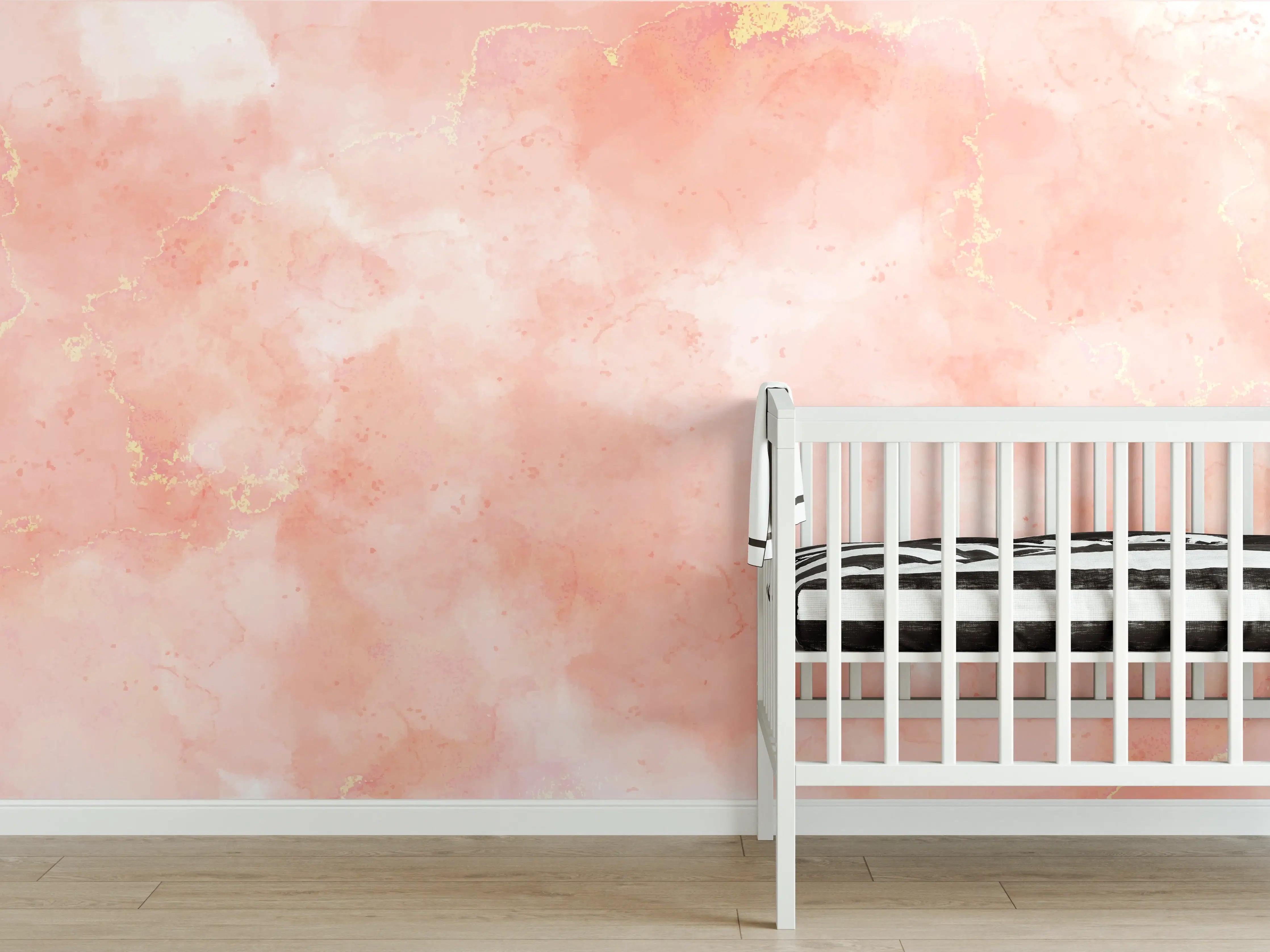 Babyzimmer Wandgestaltung - Rosa Marmor Textur mit Goldakzenten