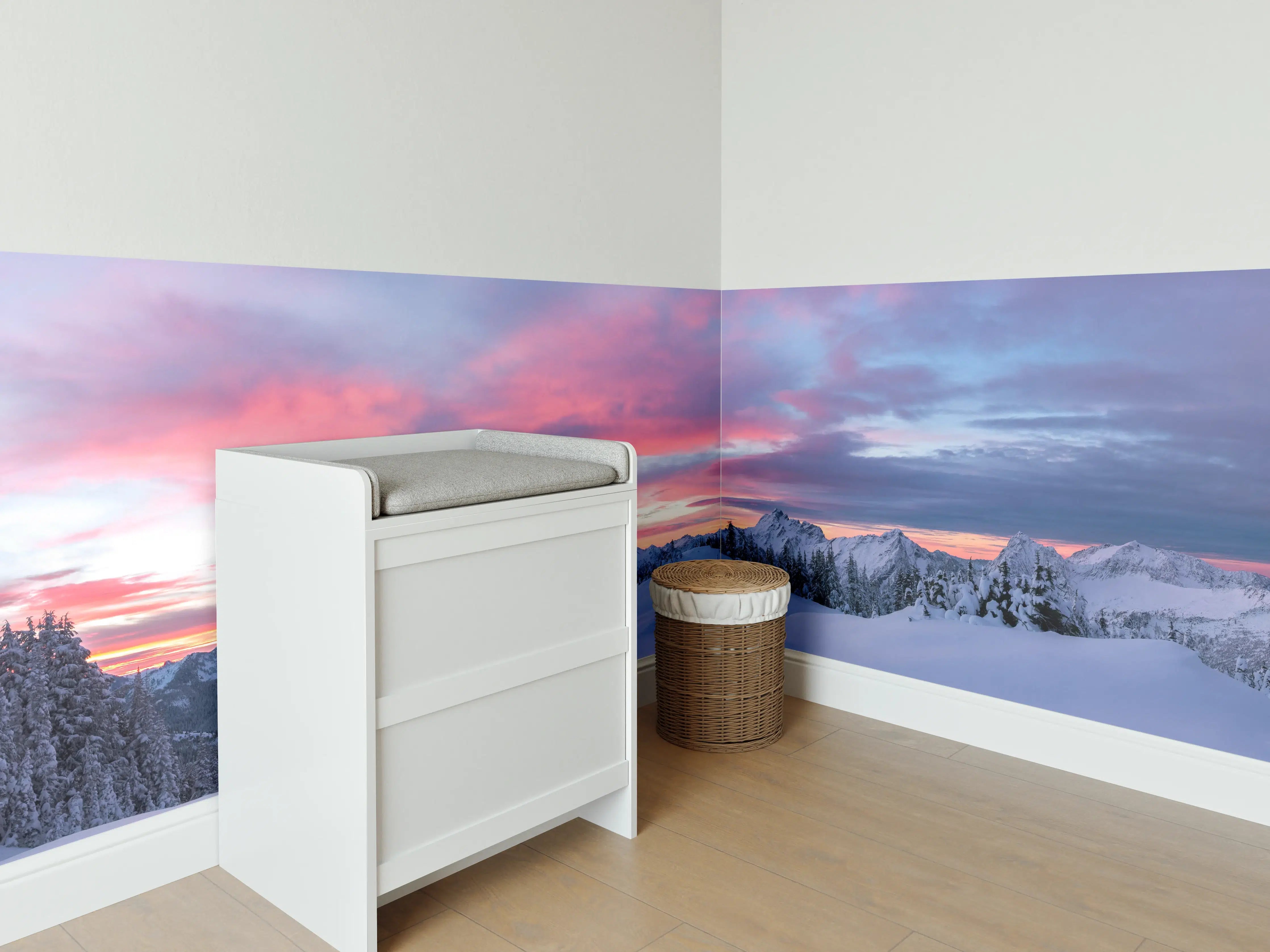 Babyzimmer Wandgestaltung - Rosa Sonnenuntergang Bergpanorama