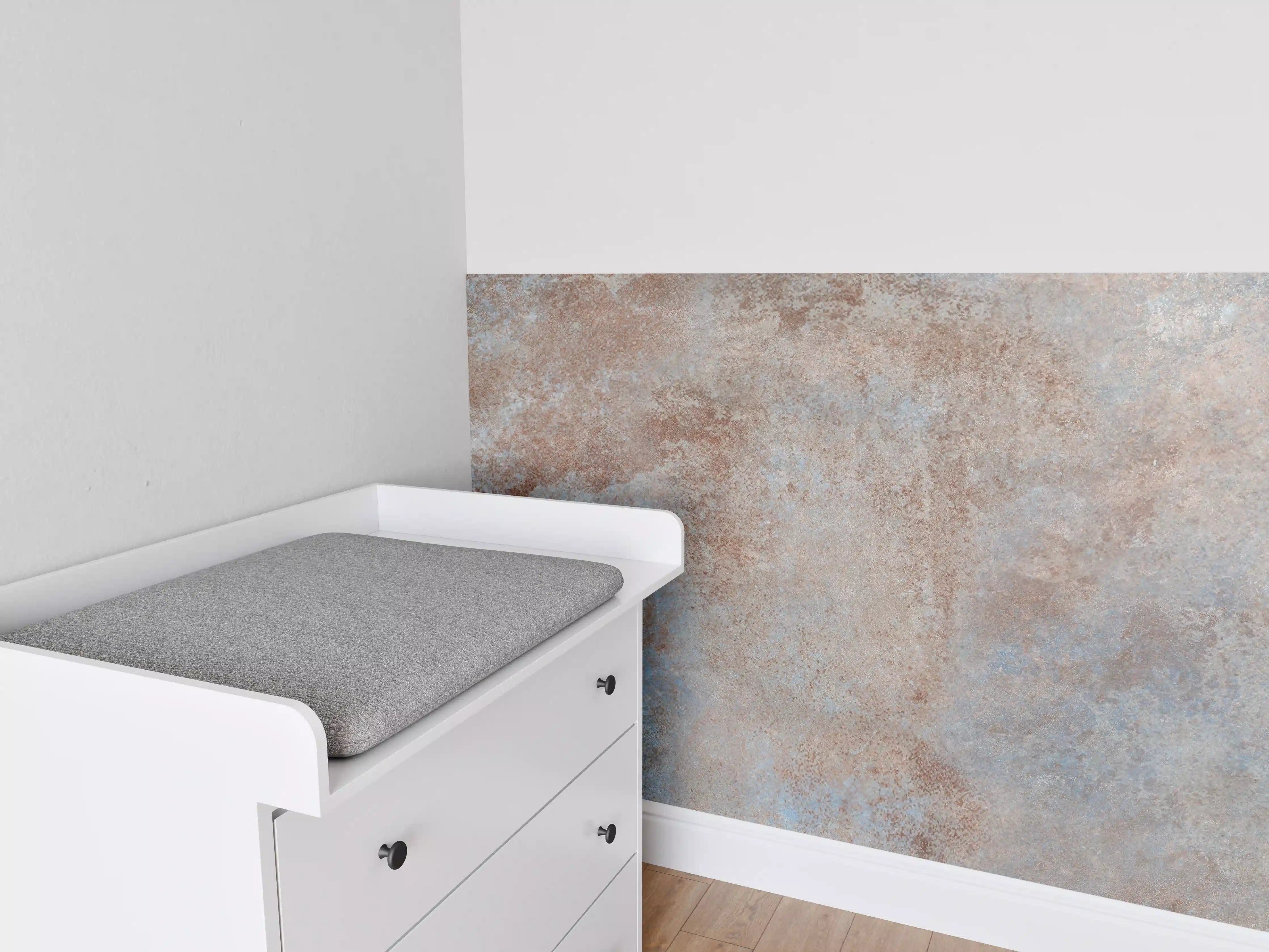 Babyzimmer Wandgestaltung - Rostige Metallplatte