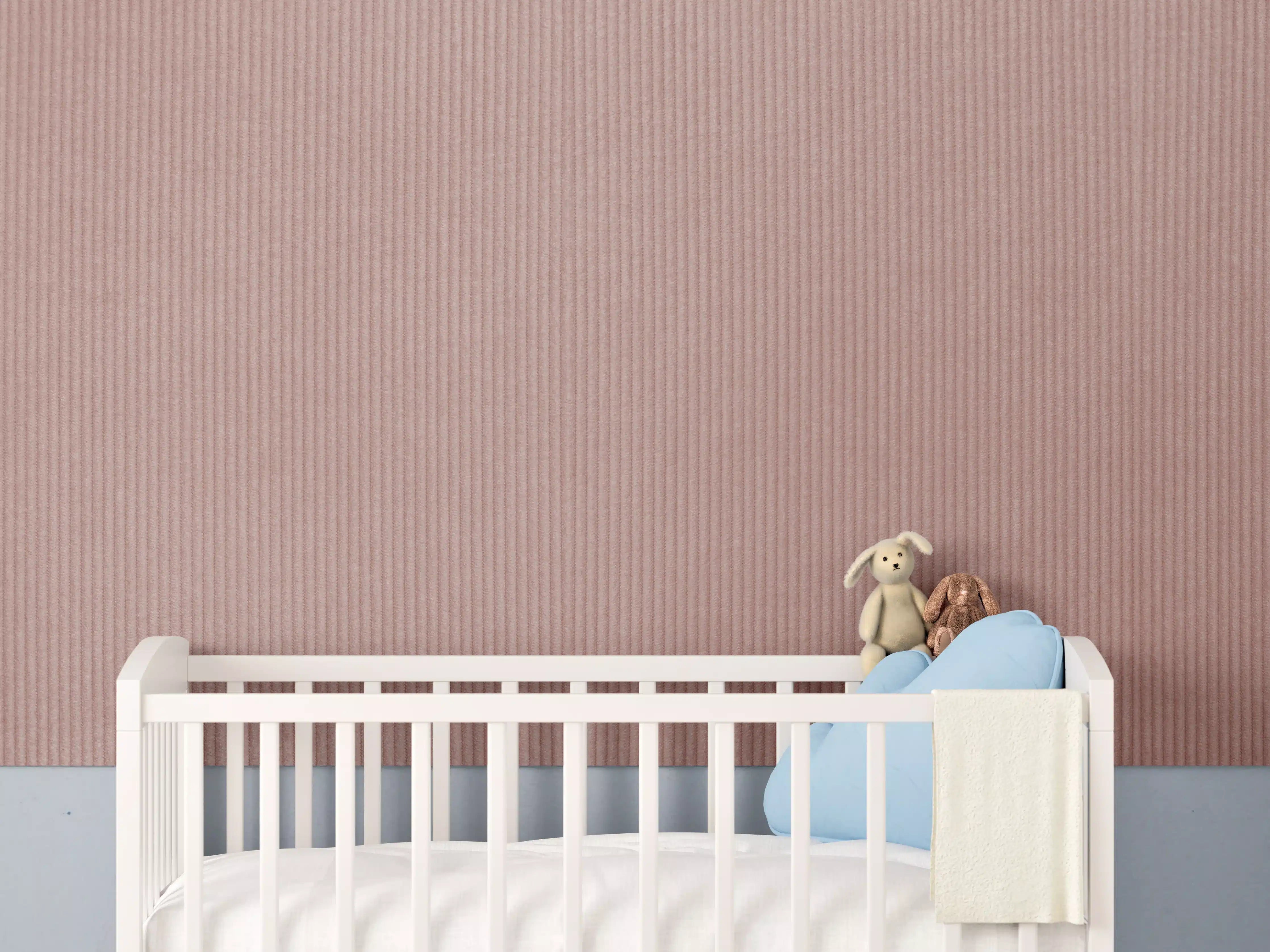 Babyzimmer Wandgestaltung - Rotbraunes Kord Textil