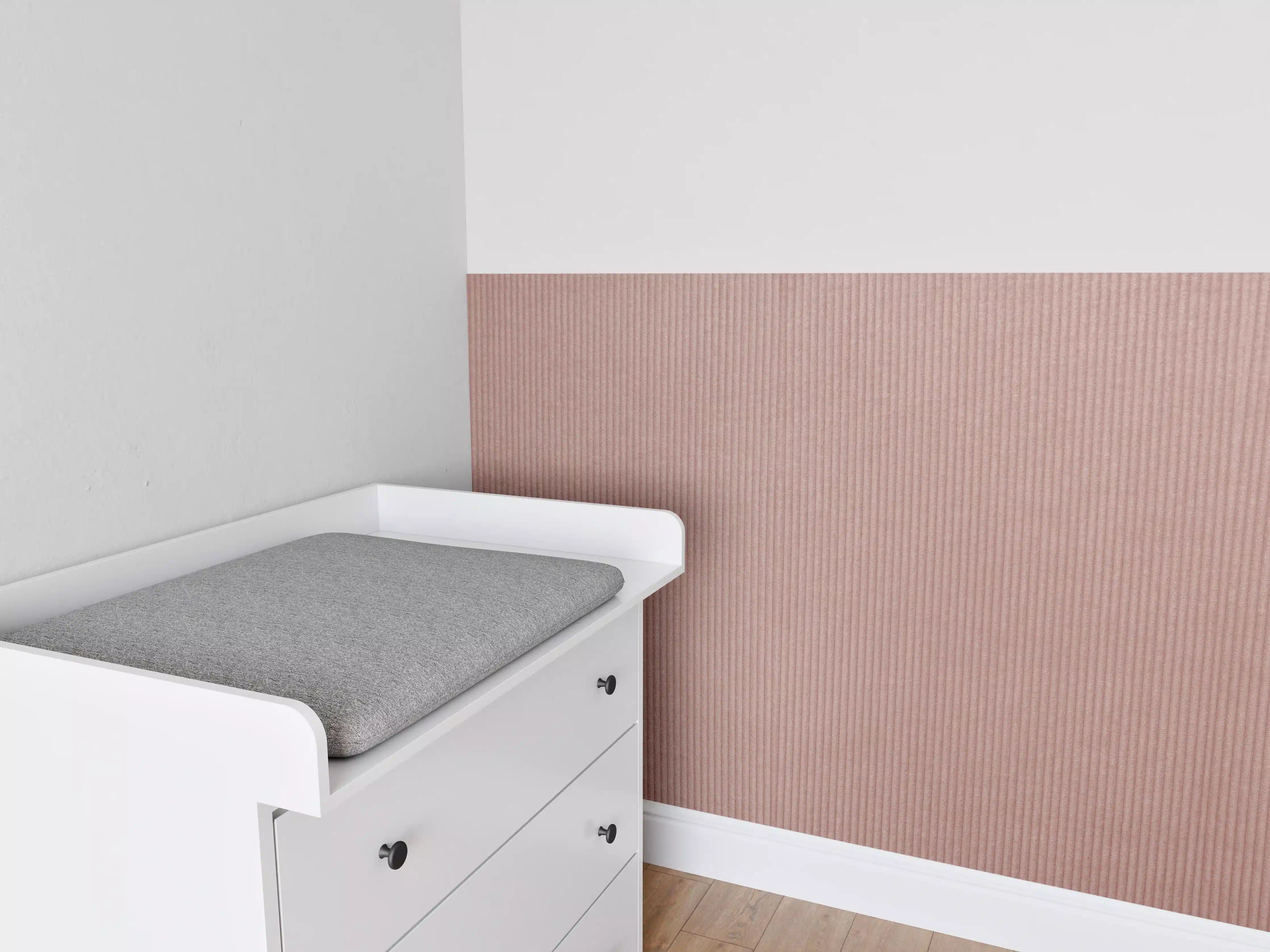 Babyzimmer Wandgestaltung - Rotbraunes Kord Textil