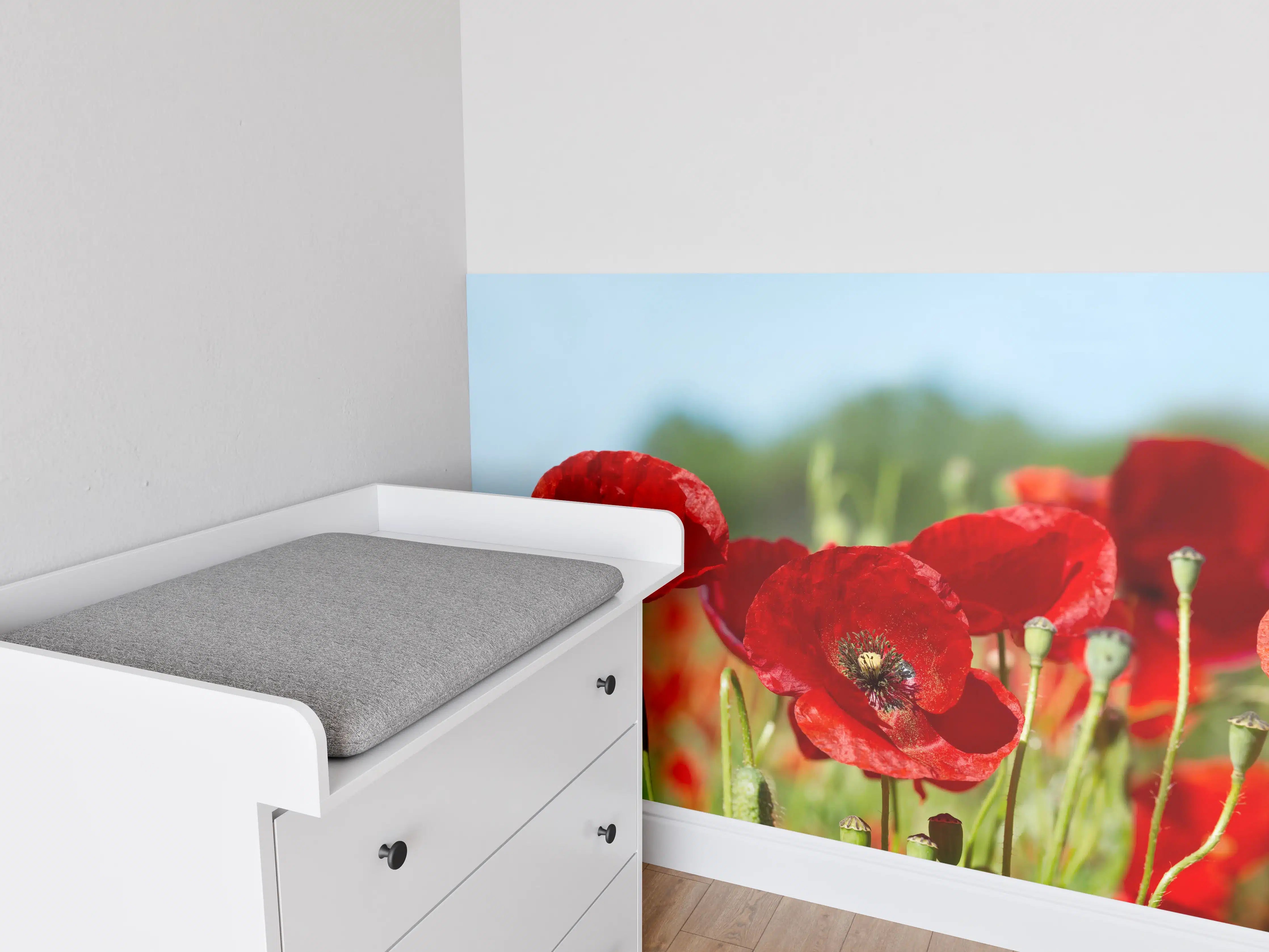 Babyzimmer Wandgestaltung - Rote Mohnblumen auf einem Feld