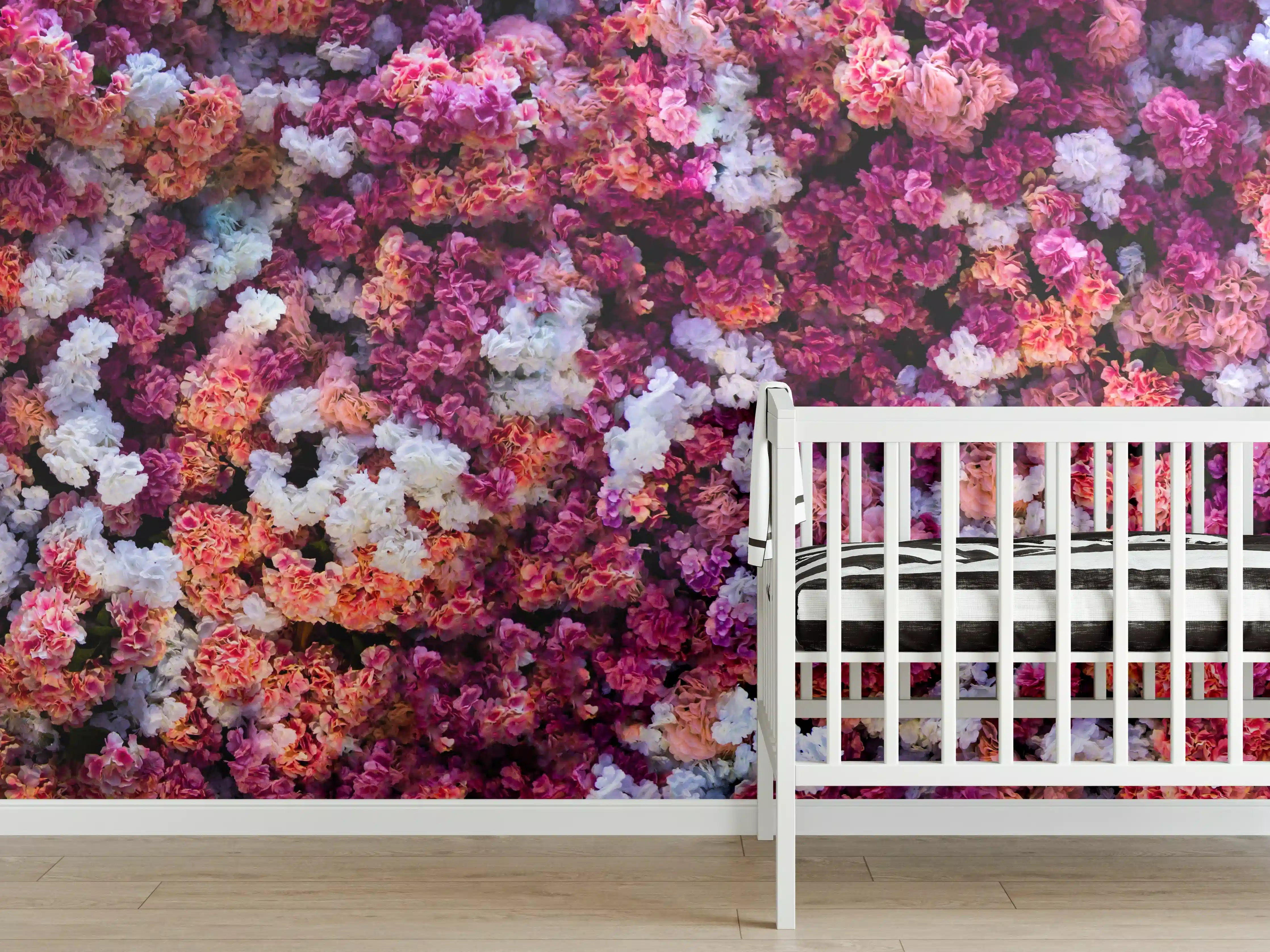 Babyzimmer Wandgestaltung - Rote-Weiße Blumenwand Natur