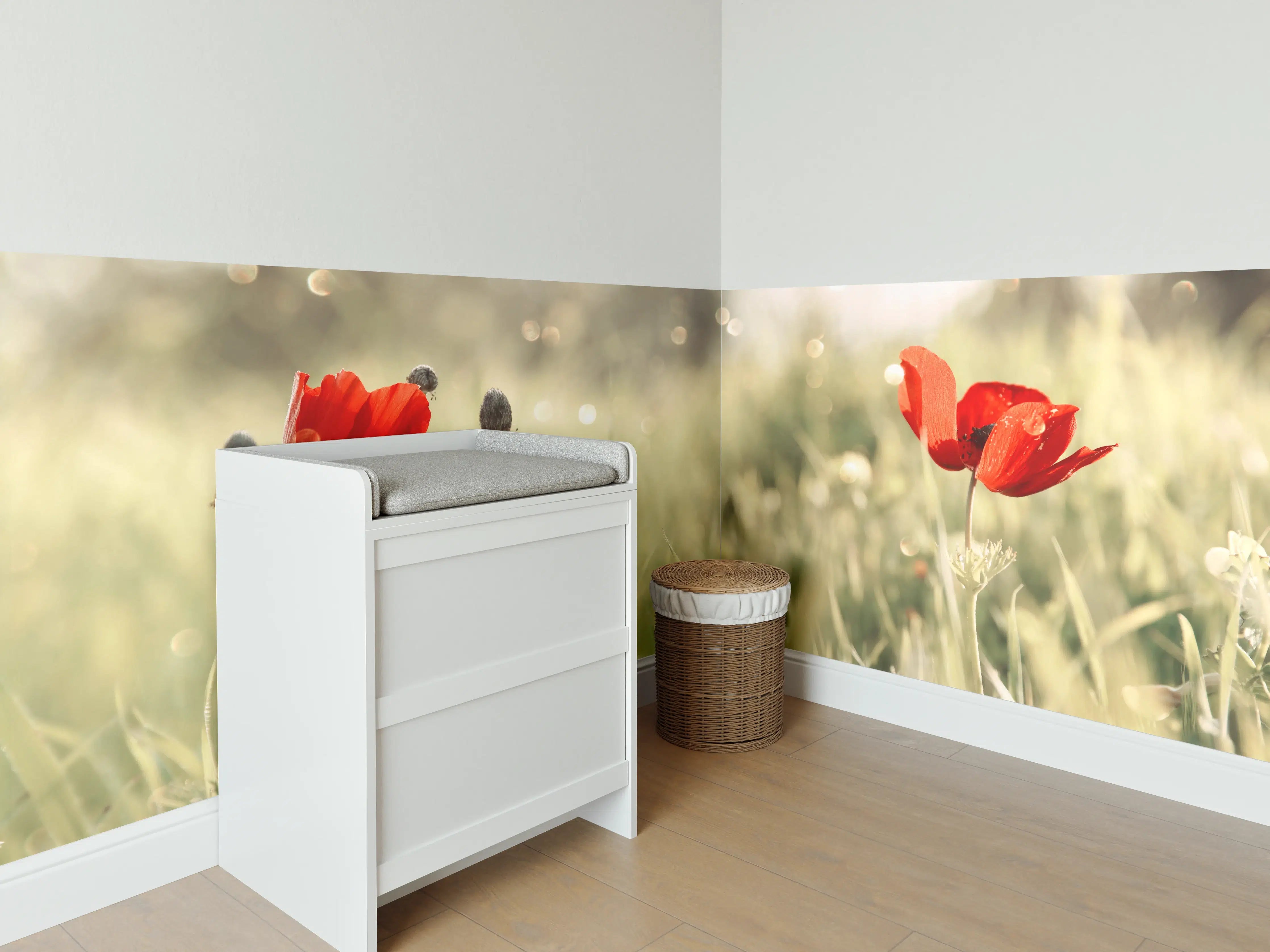 Babyzimmer Wandgestaltung - Roter Mohn auf Wiese
