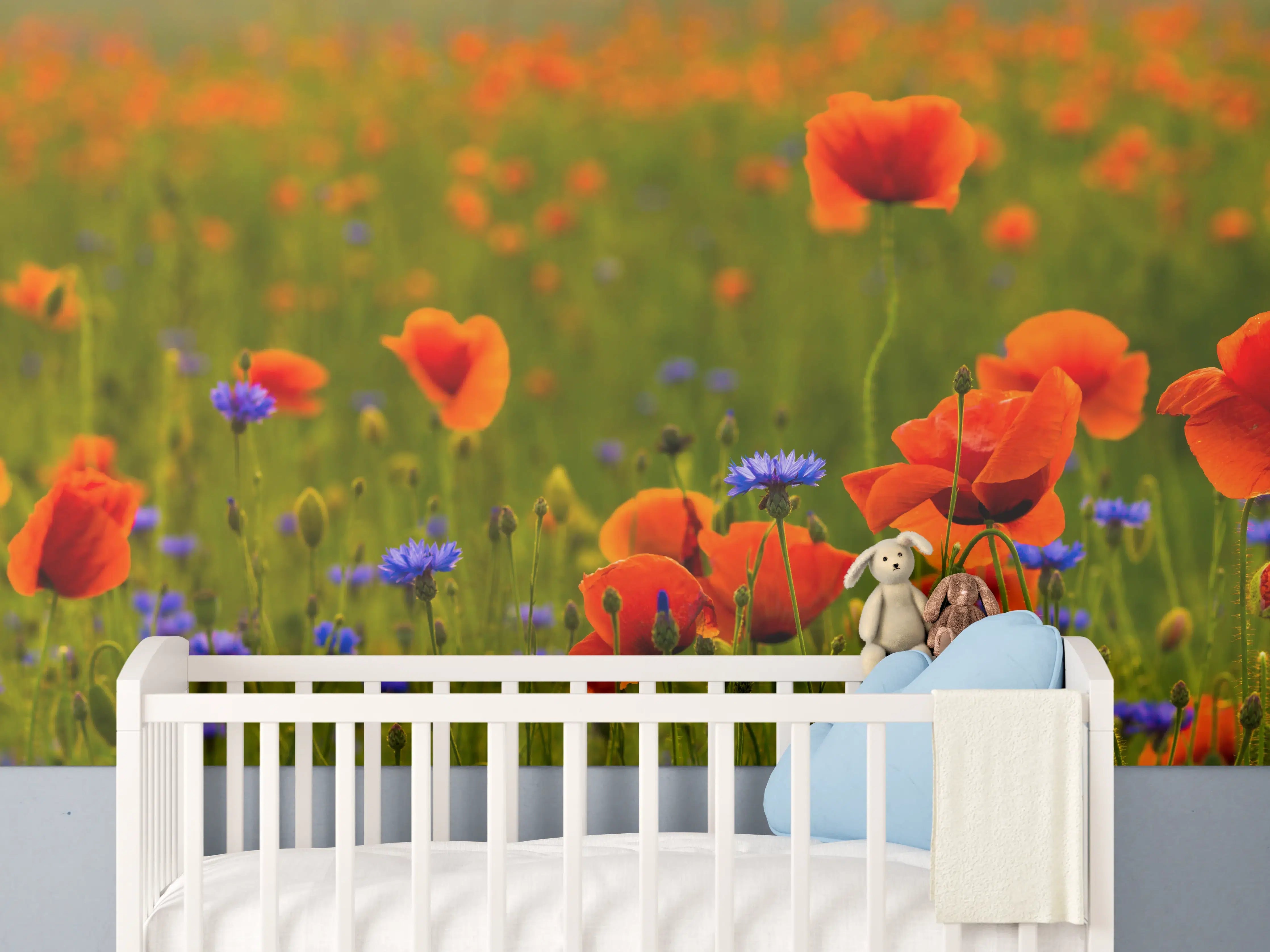 Babyzimmer Wandgestaltung - Rotes Mohnfeld mit Kornblumen