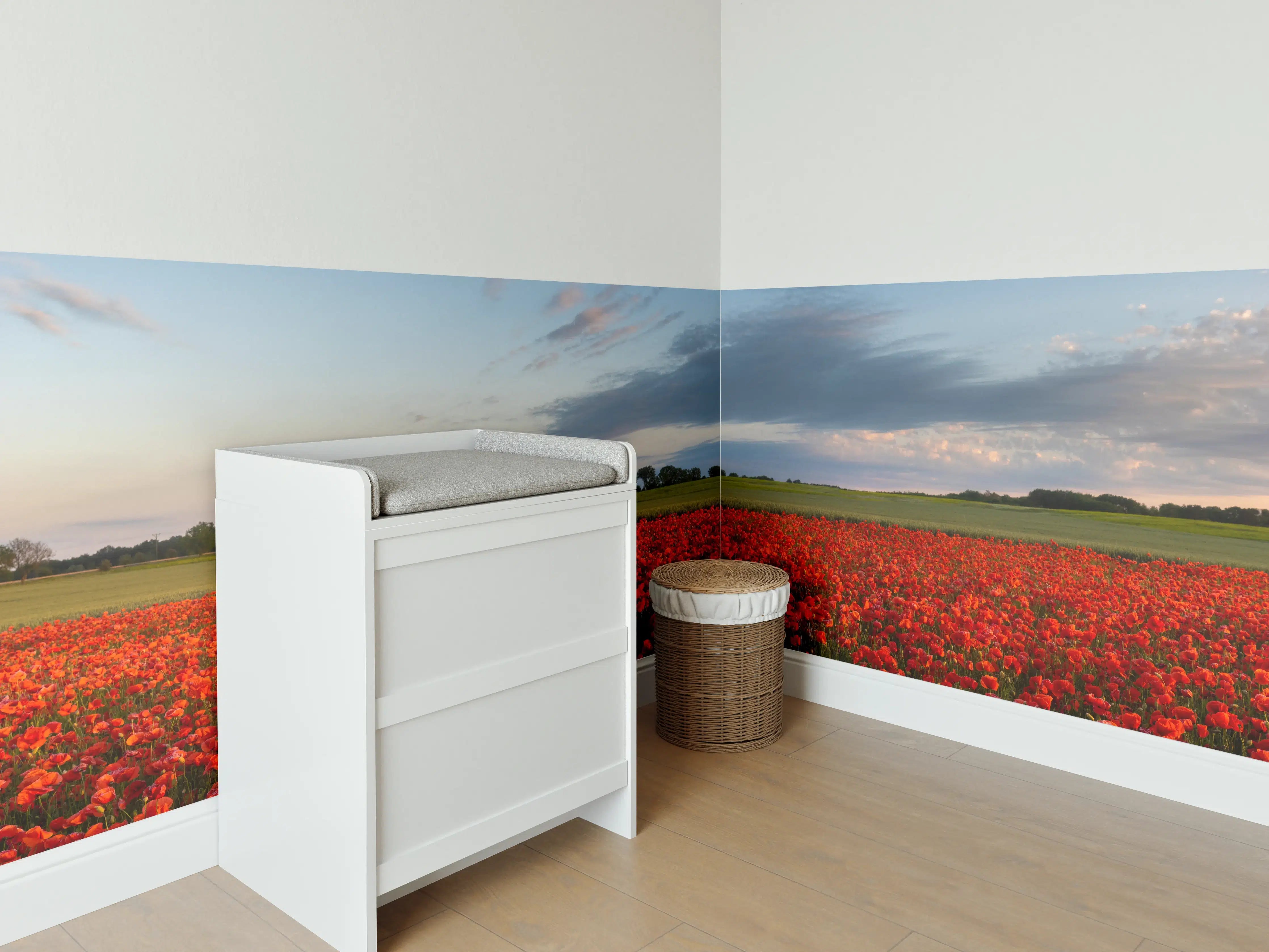 Babyzimmer Wandgestaltung - Rotes Mohnfeld unter blauem Himmel