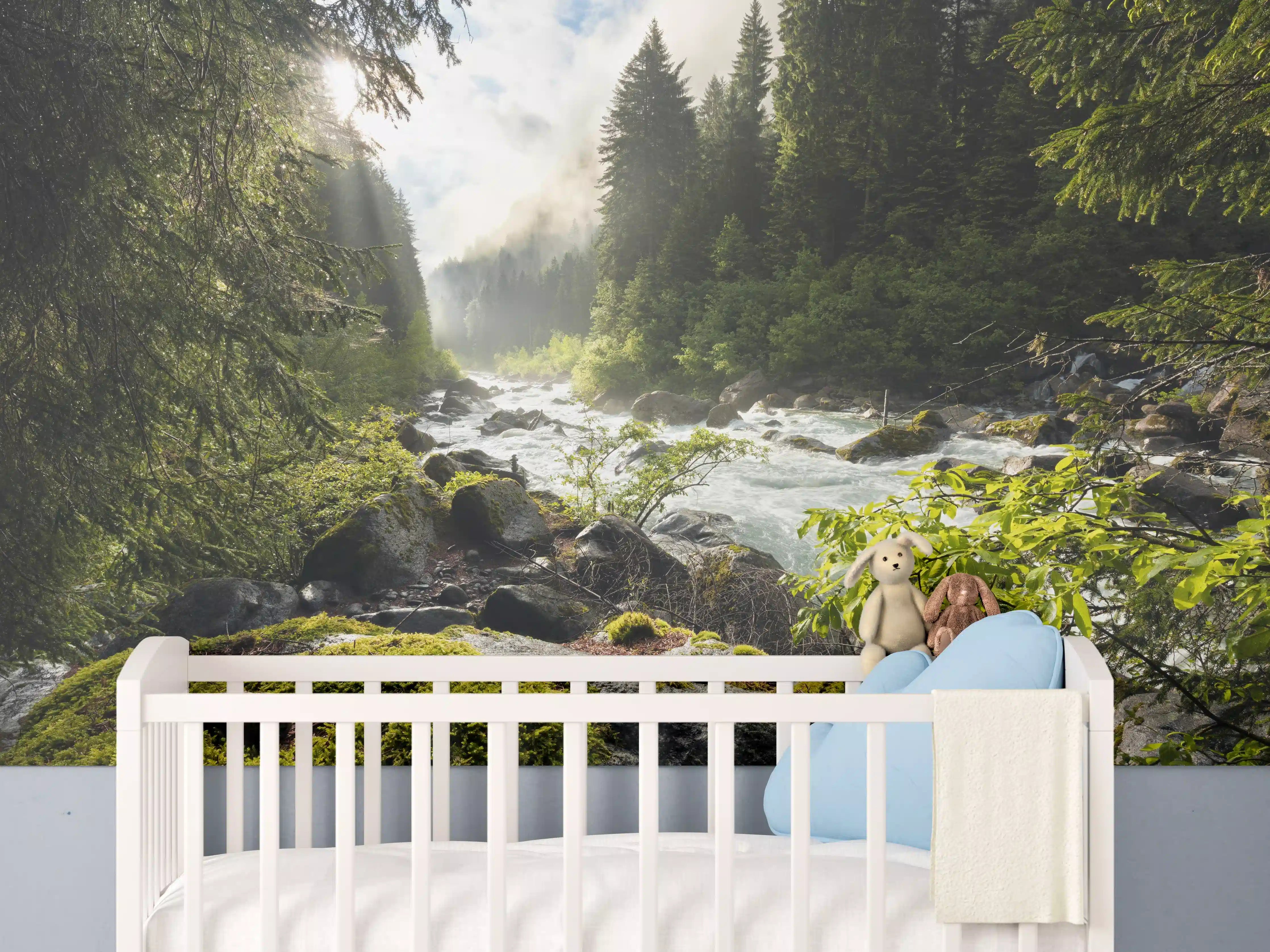 Babyzimmer Wandgestaltung - Ruhiger Fluss mitten im Wald