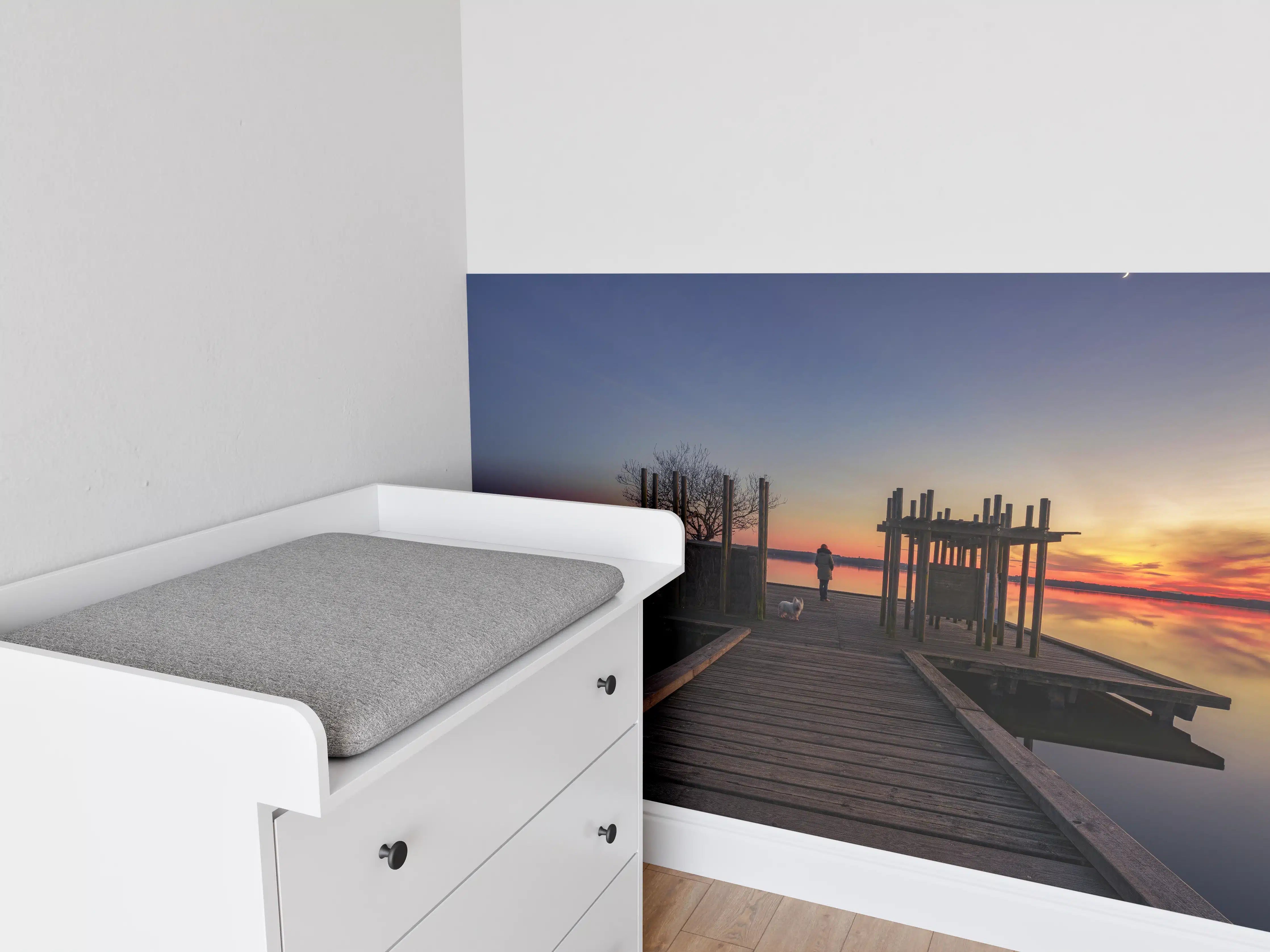 Babyzimmer Wandgestaltung - Ruhiger See bei Sonnenuntergang