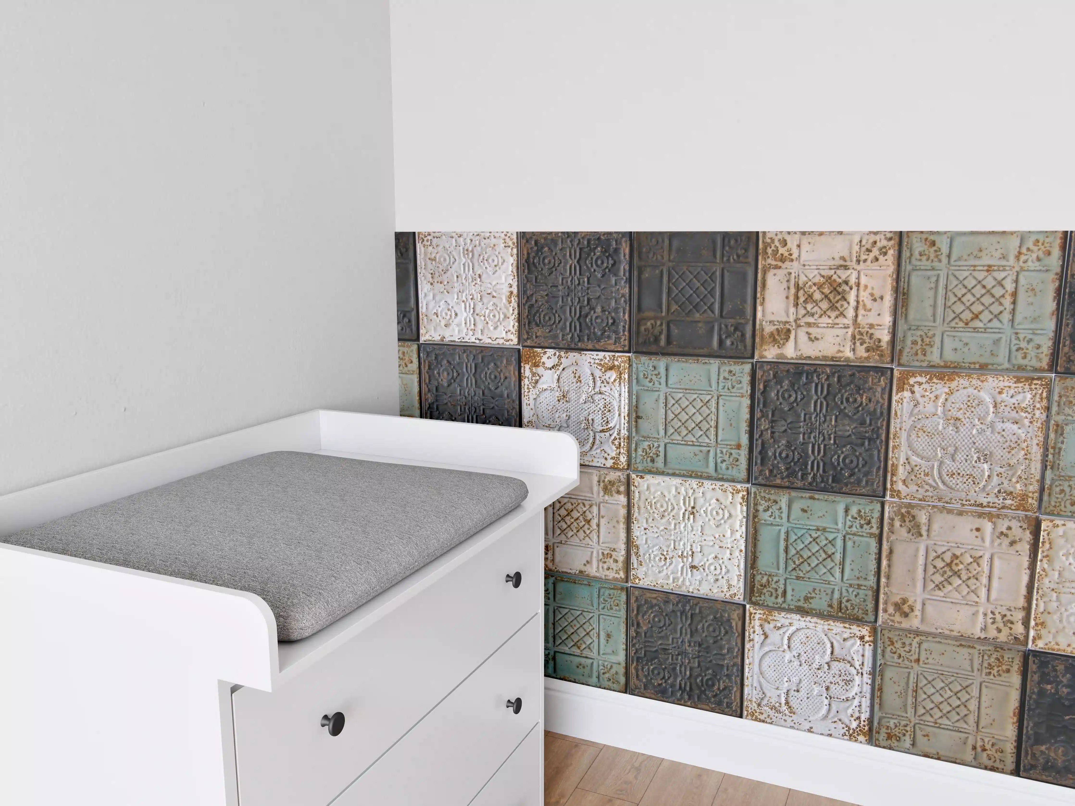 Babyzimmer Wandgestaltung - Rustikal aussehende orientalische Deckenplatten