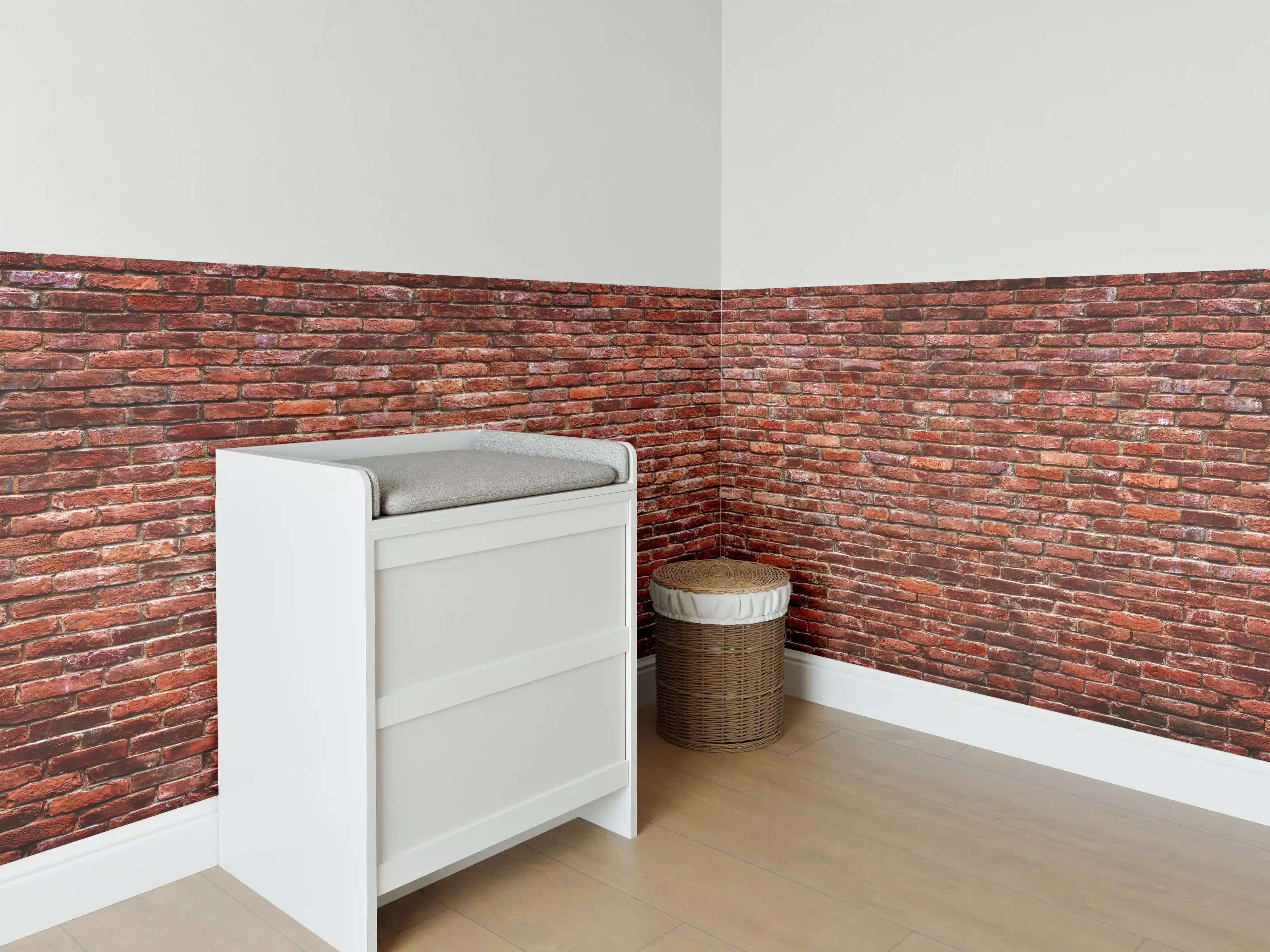 Babyzimmer Wandgestaltung - Rustikale Backsteinmauer in warmer Farbpalette