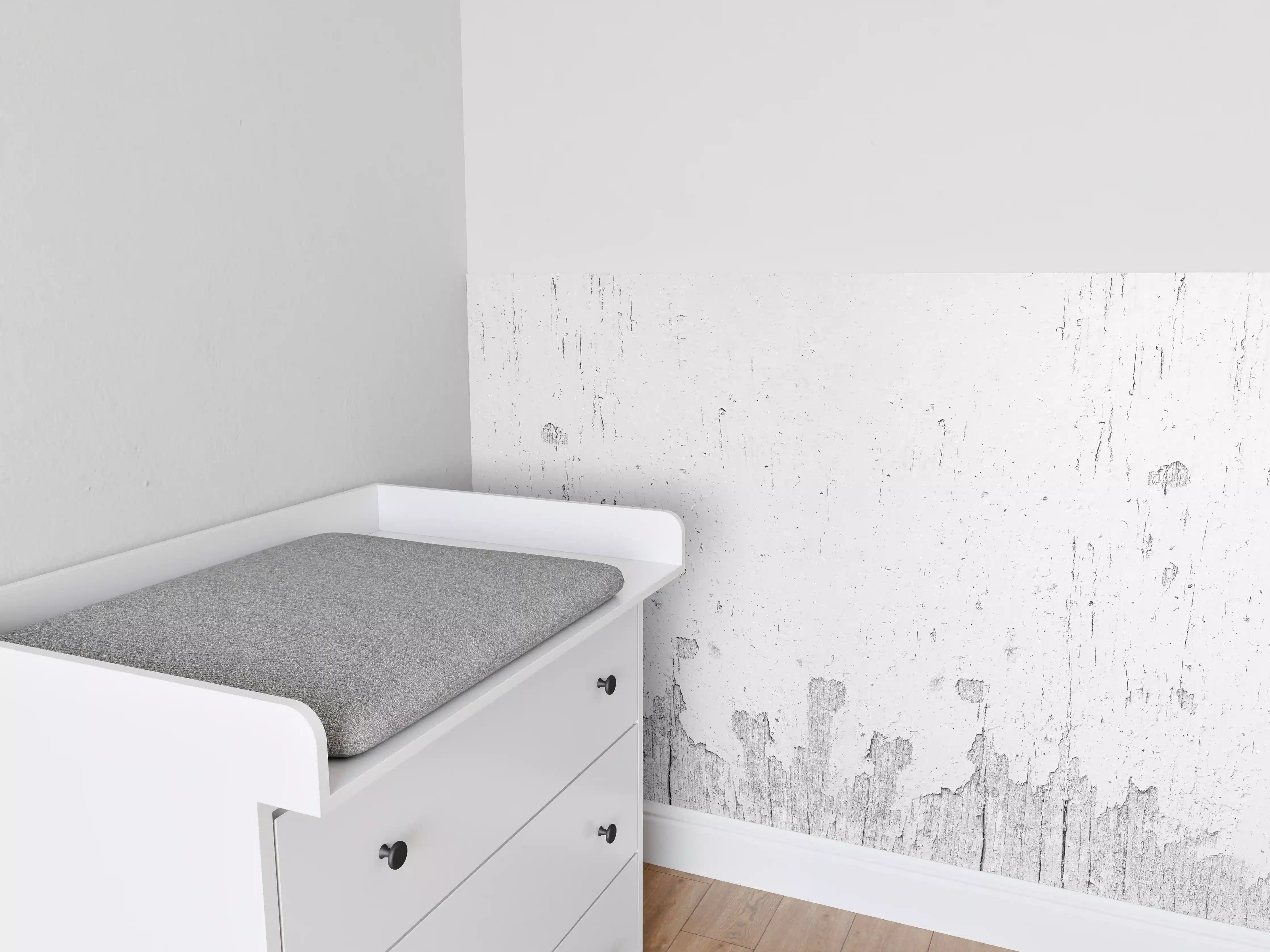 Babyzimmer Wandgestaltung - Rustikales weiß lackiertes Holz