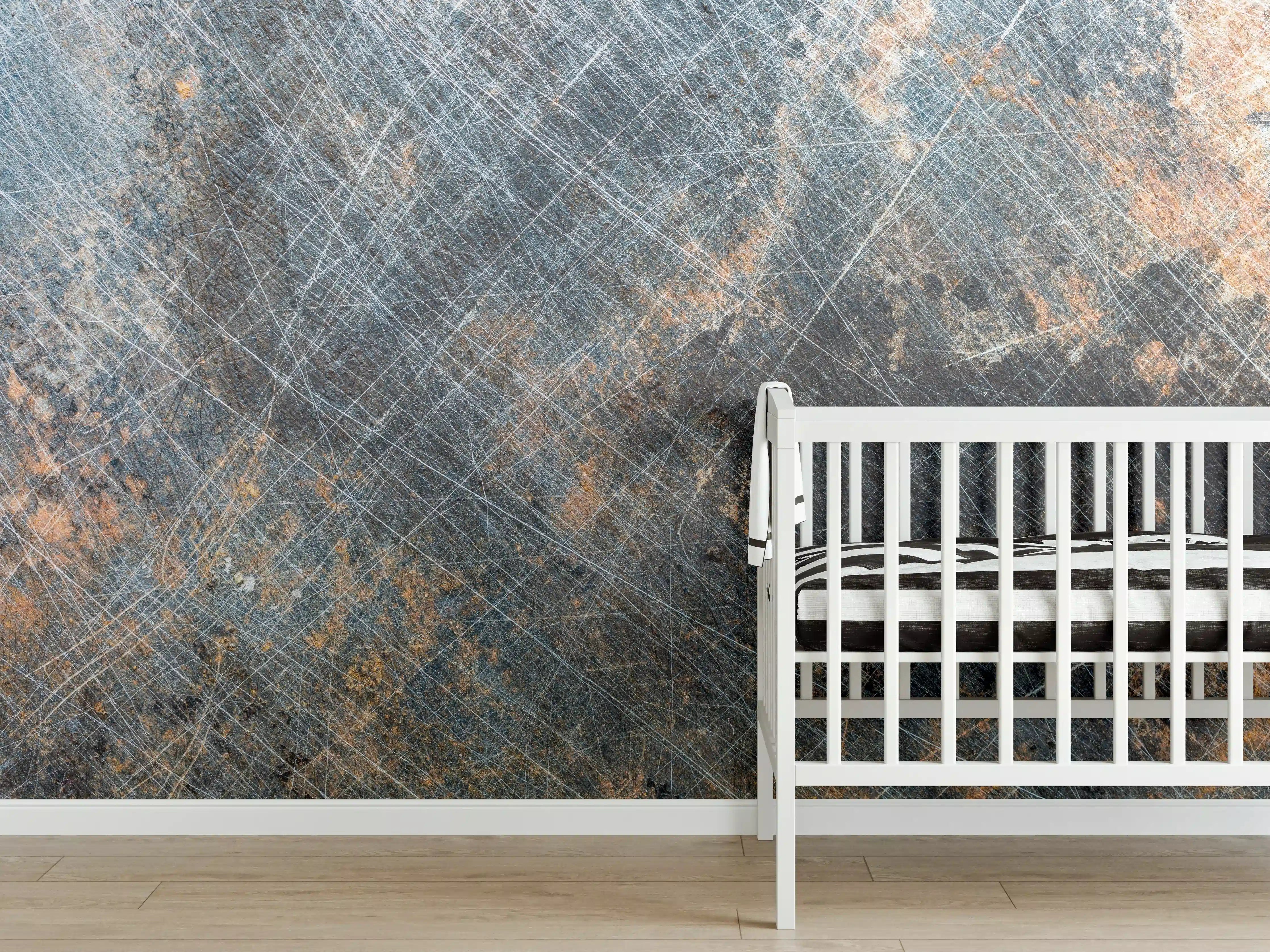 Babyzimmer Wandgestaltung - Rustikales zerkratztes Metall