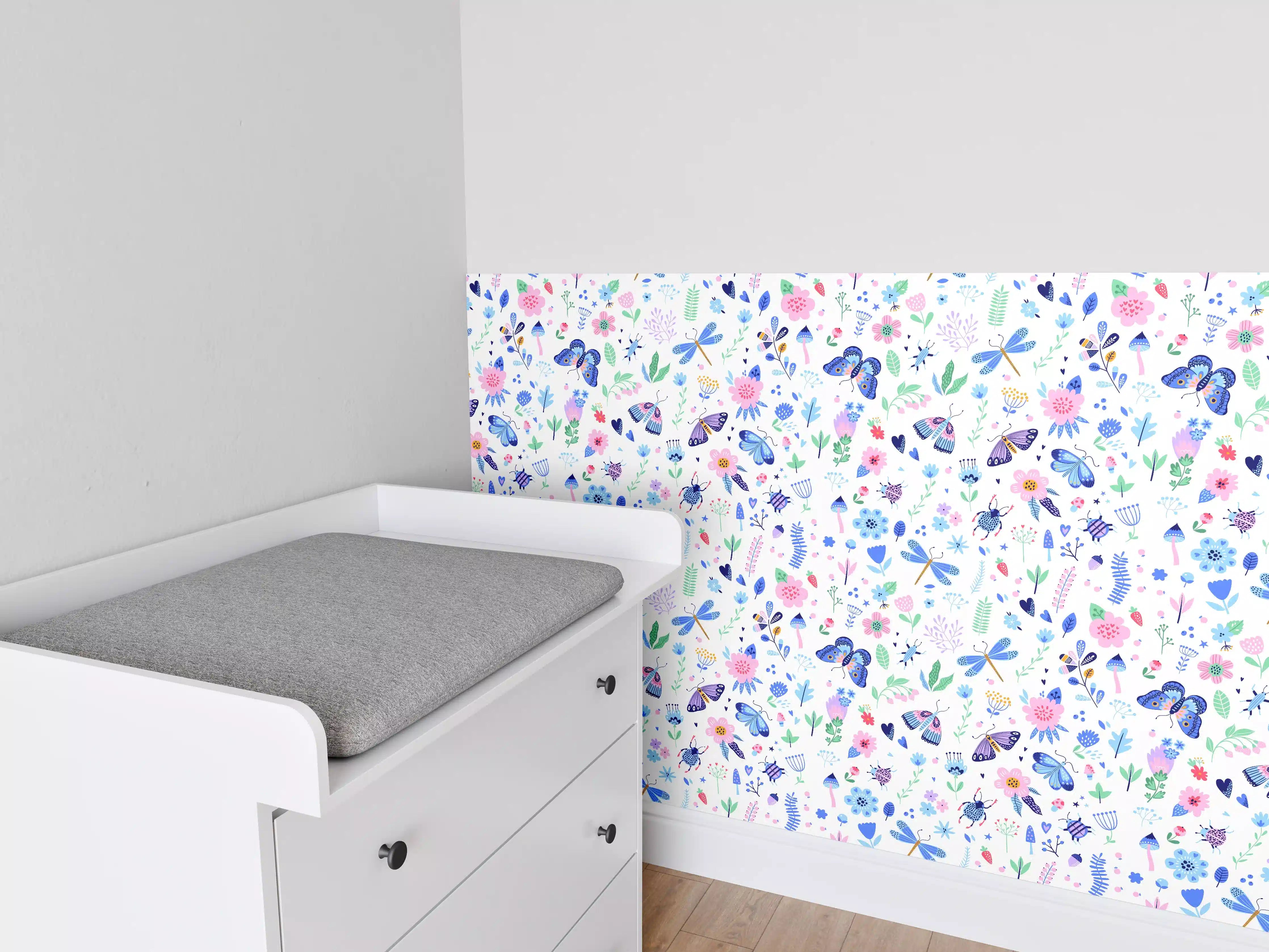 Babyzimmer Wandgestaltung - Sanfte Grautöne im Blumenmuster