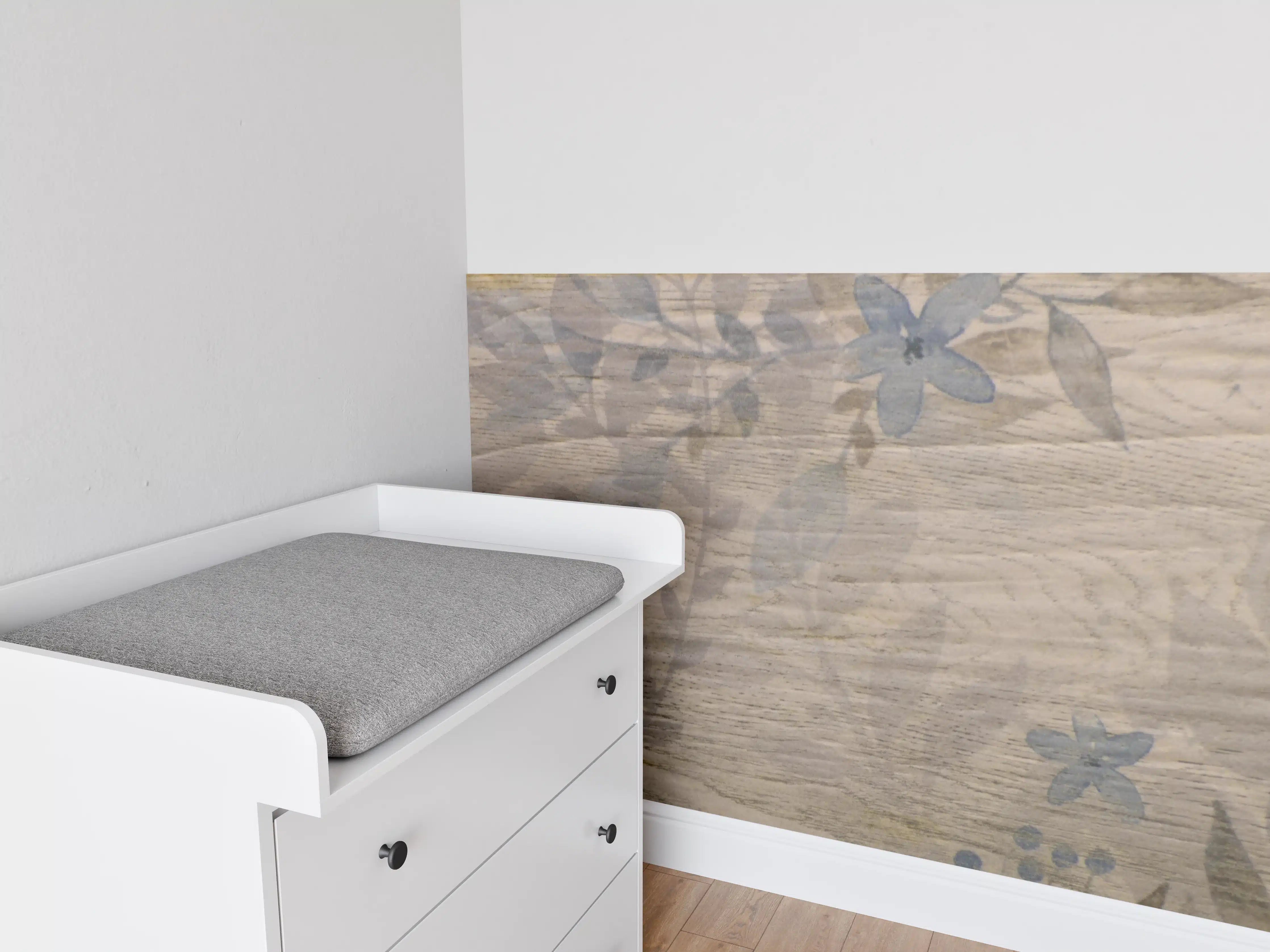 Babyzimmer Wandgestaltung - Sanfte Holztextur mit floralem Muster