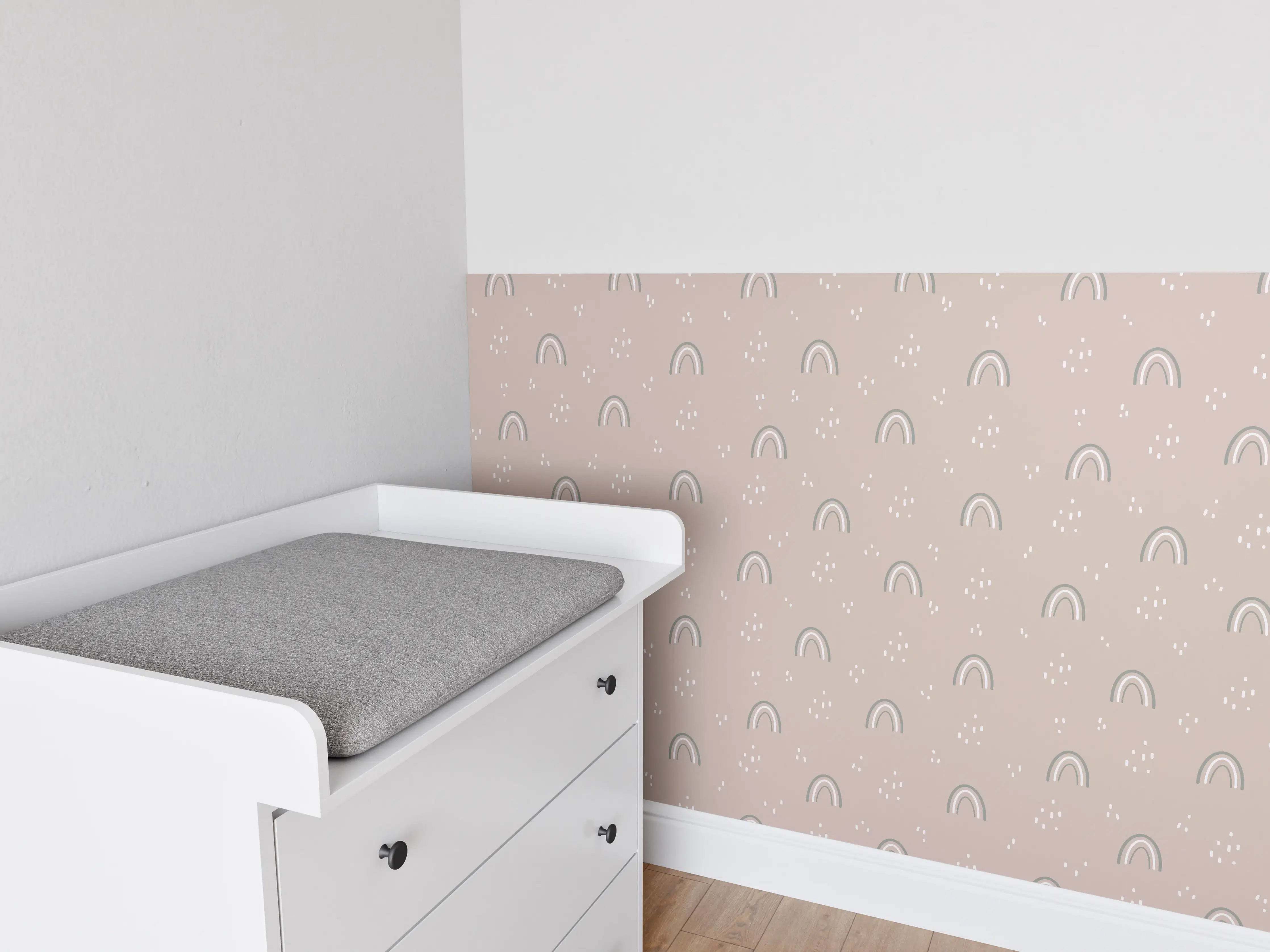 Babyzimmer Wandgestaltung - Sanfte Regenbogen auf neutralem Hintergrund