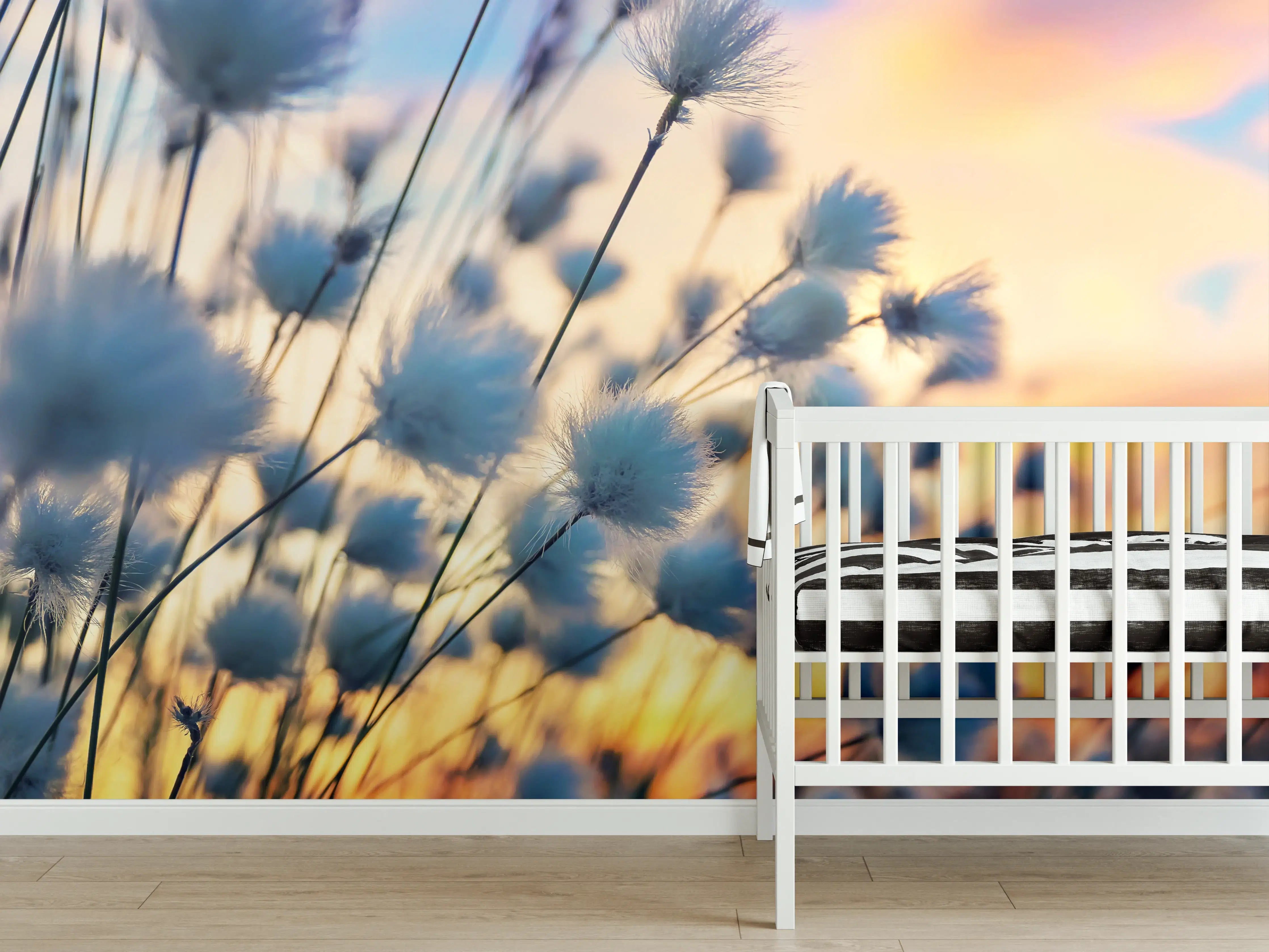 Babyzimmer Wandgestaltung - Sanfte Wiesenblumen bei Sonnenuntergang