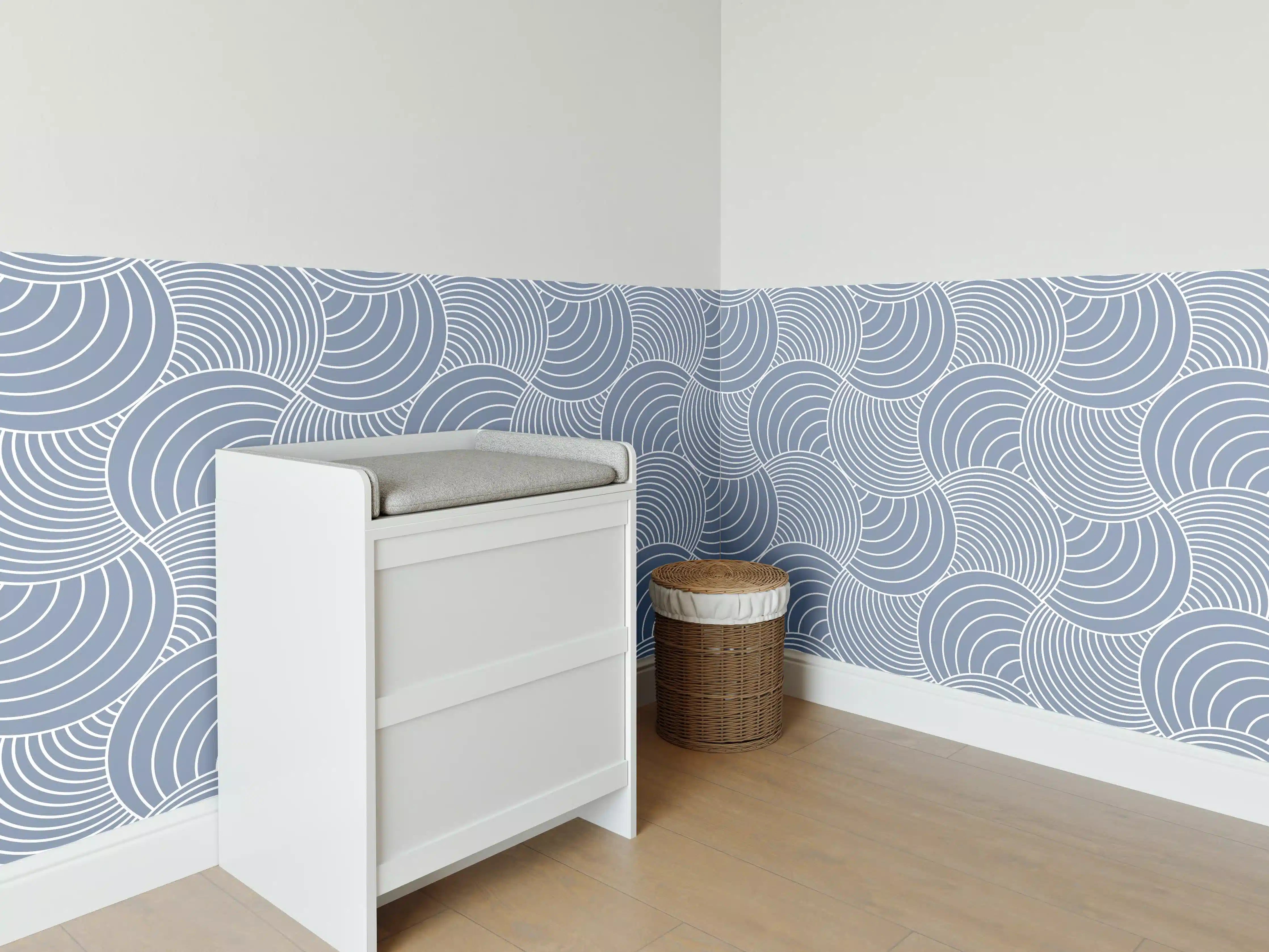 Babyzimmer Wandgestaltung - Sanfte blaue Wellen mit weißen Graunuancen
