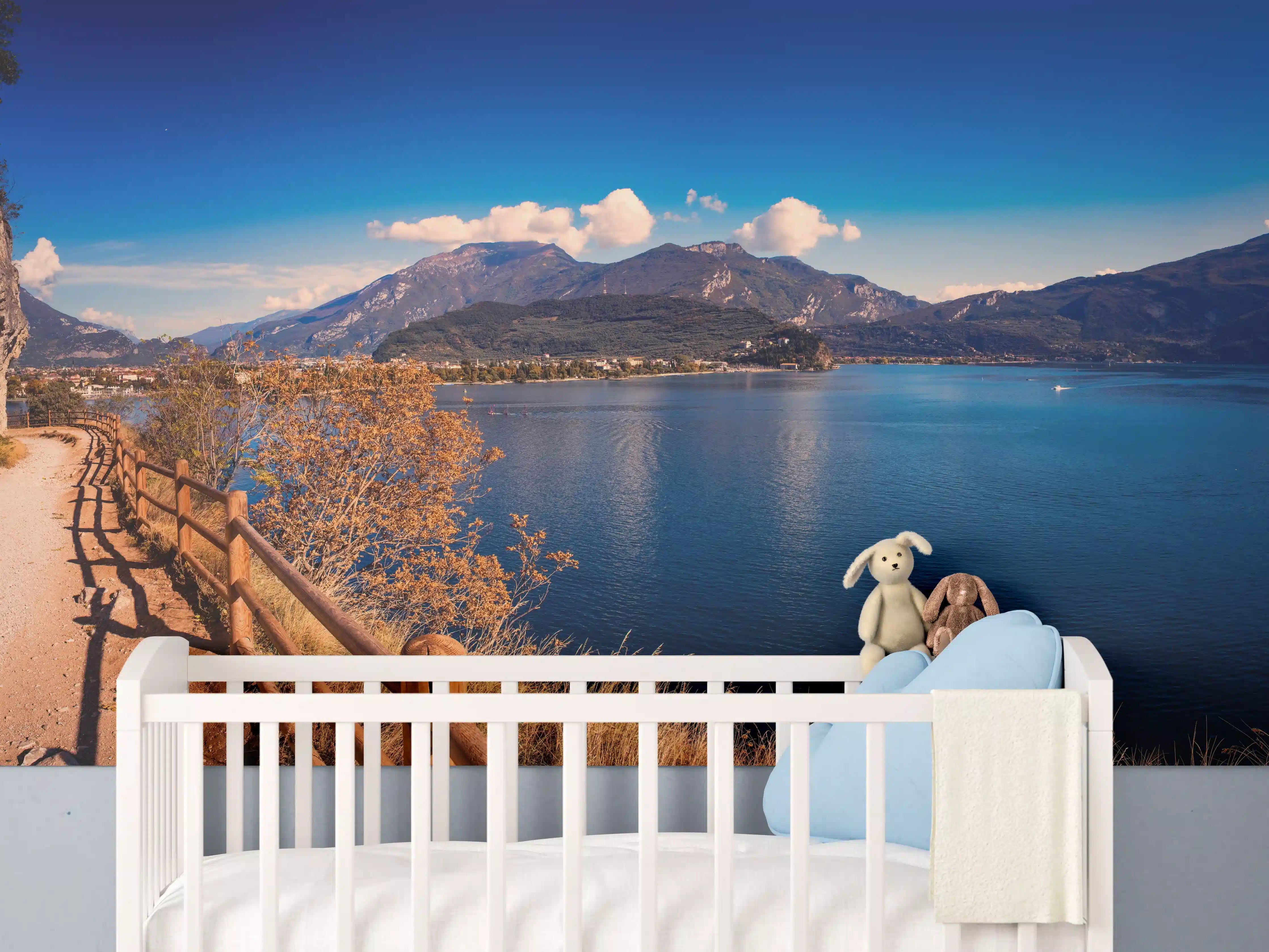 Babyzimmer Wandgestaltung - Schöne Landschaft mit Blick auf den Gardasee