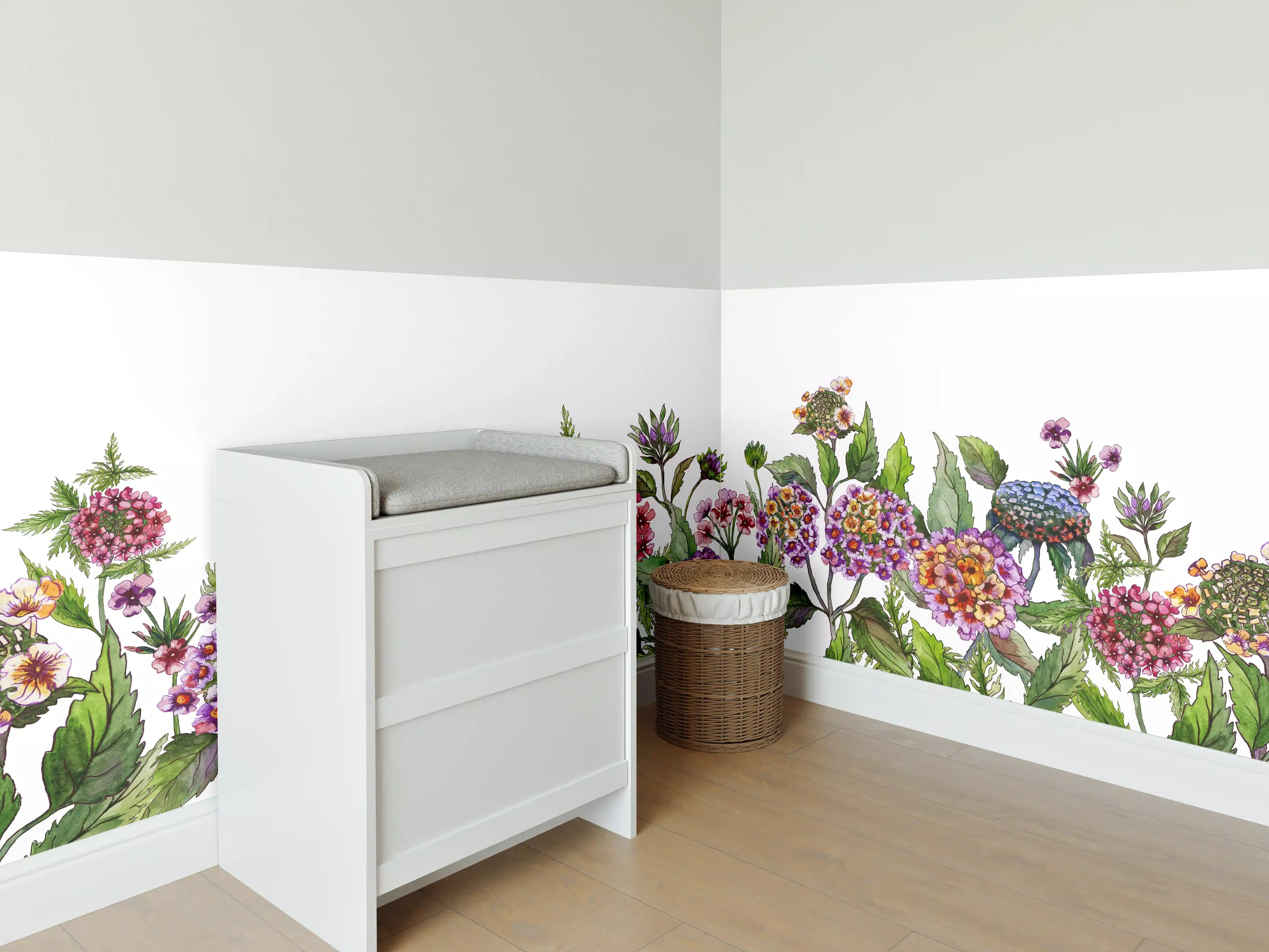Babyzimmer Wandgestaltung - Schöne Lantana-Blüten mit grünem Blätter