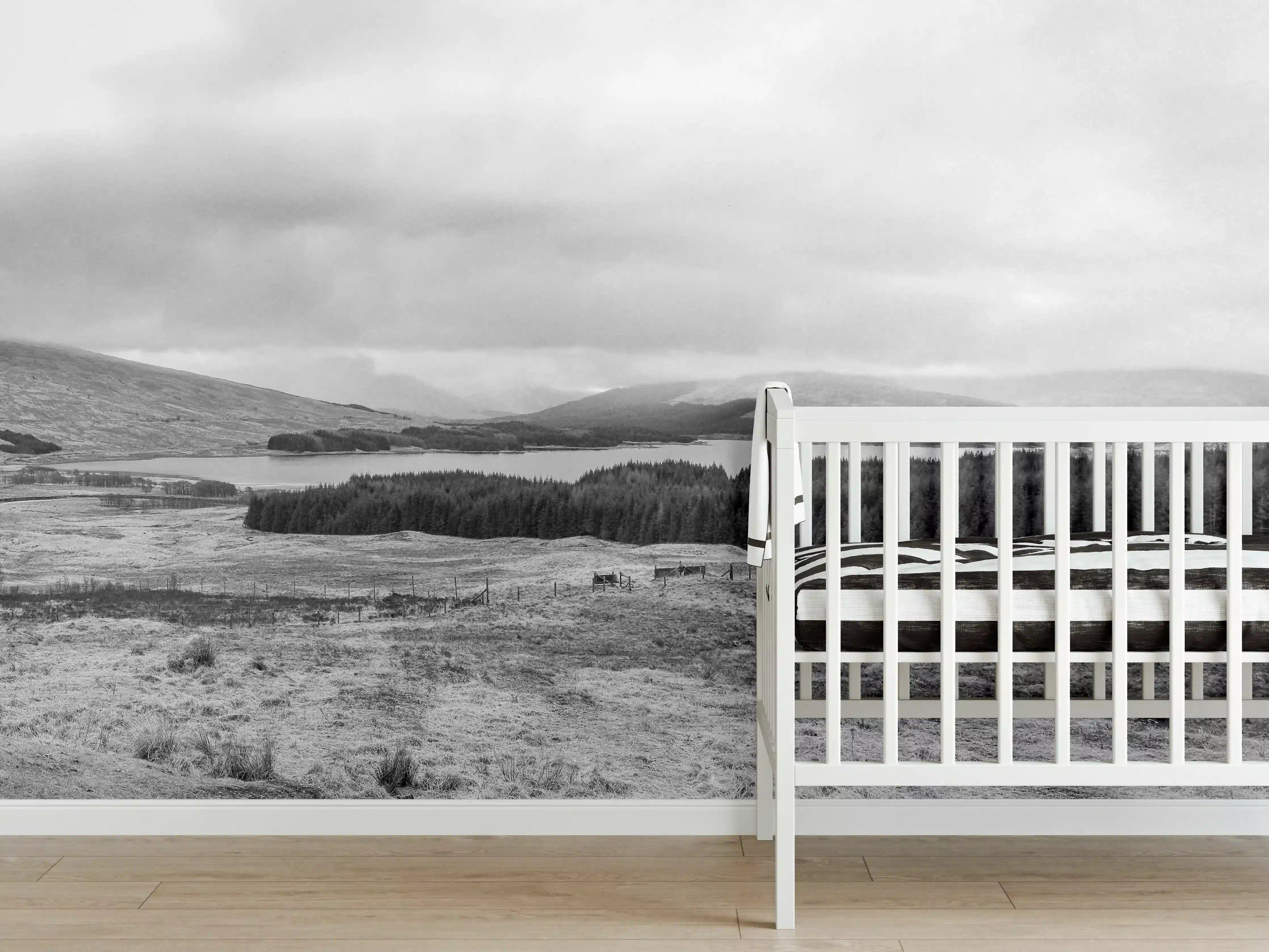 Babyzimmer Wandgestaltung - Schottische Highlands Panorama BW
