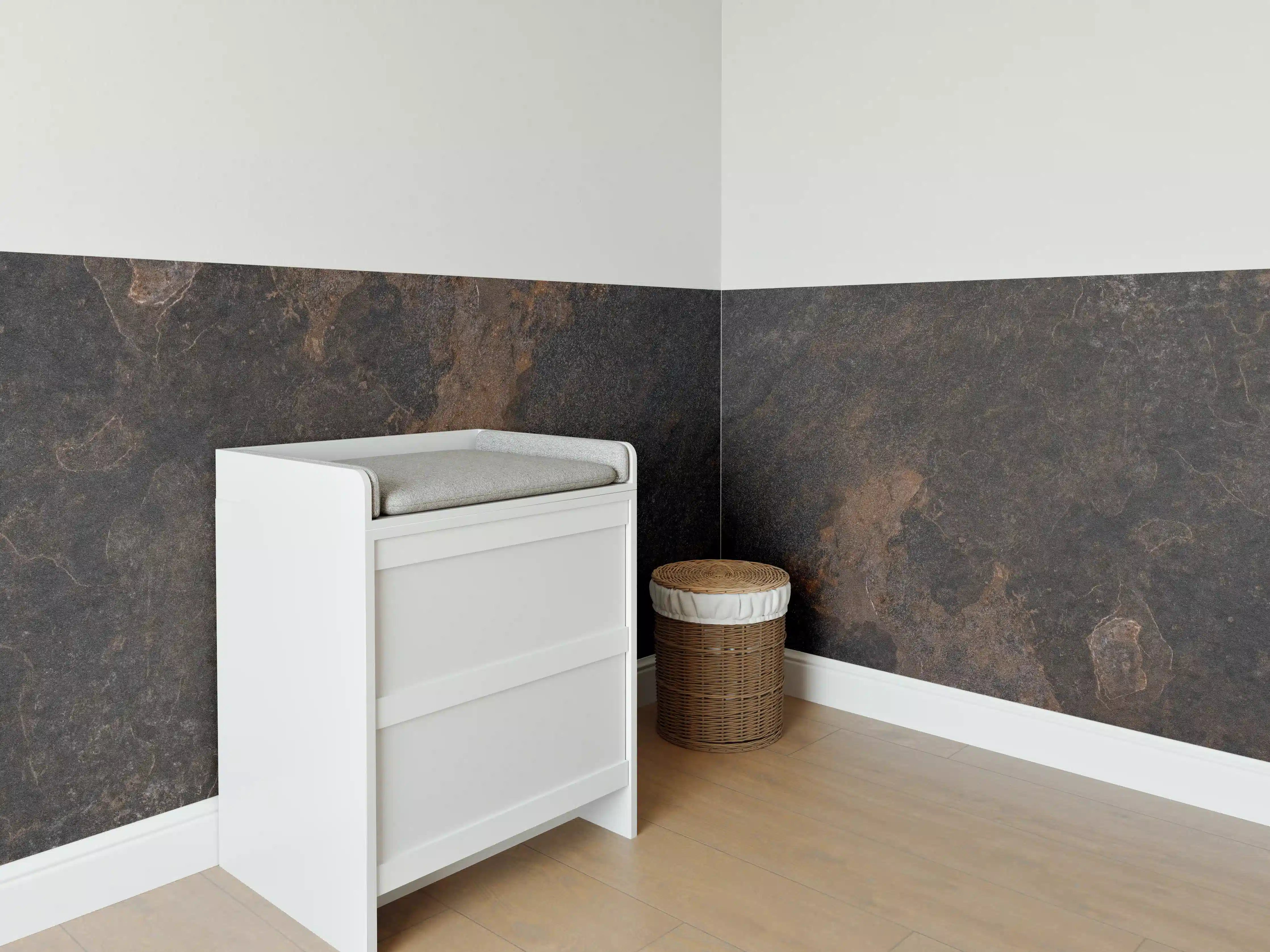 Babyzimmer Wandgestaltung - Schwarz braun rostigen Stein Fliesen