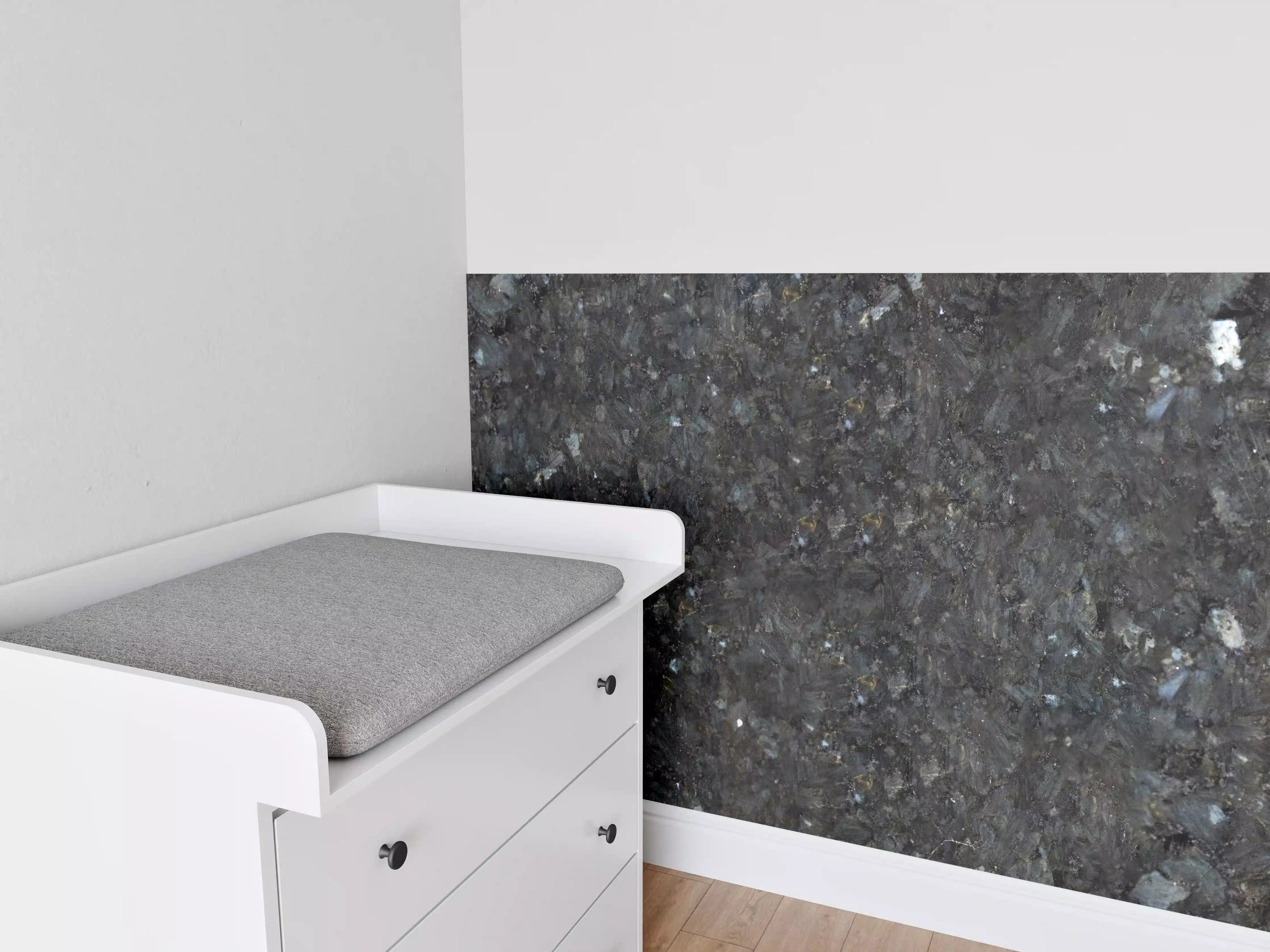 Babyzimmer Wandgestaltung - Schwarze Granitwand