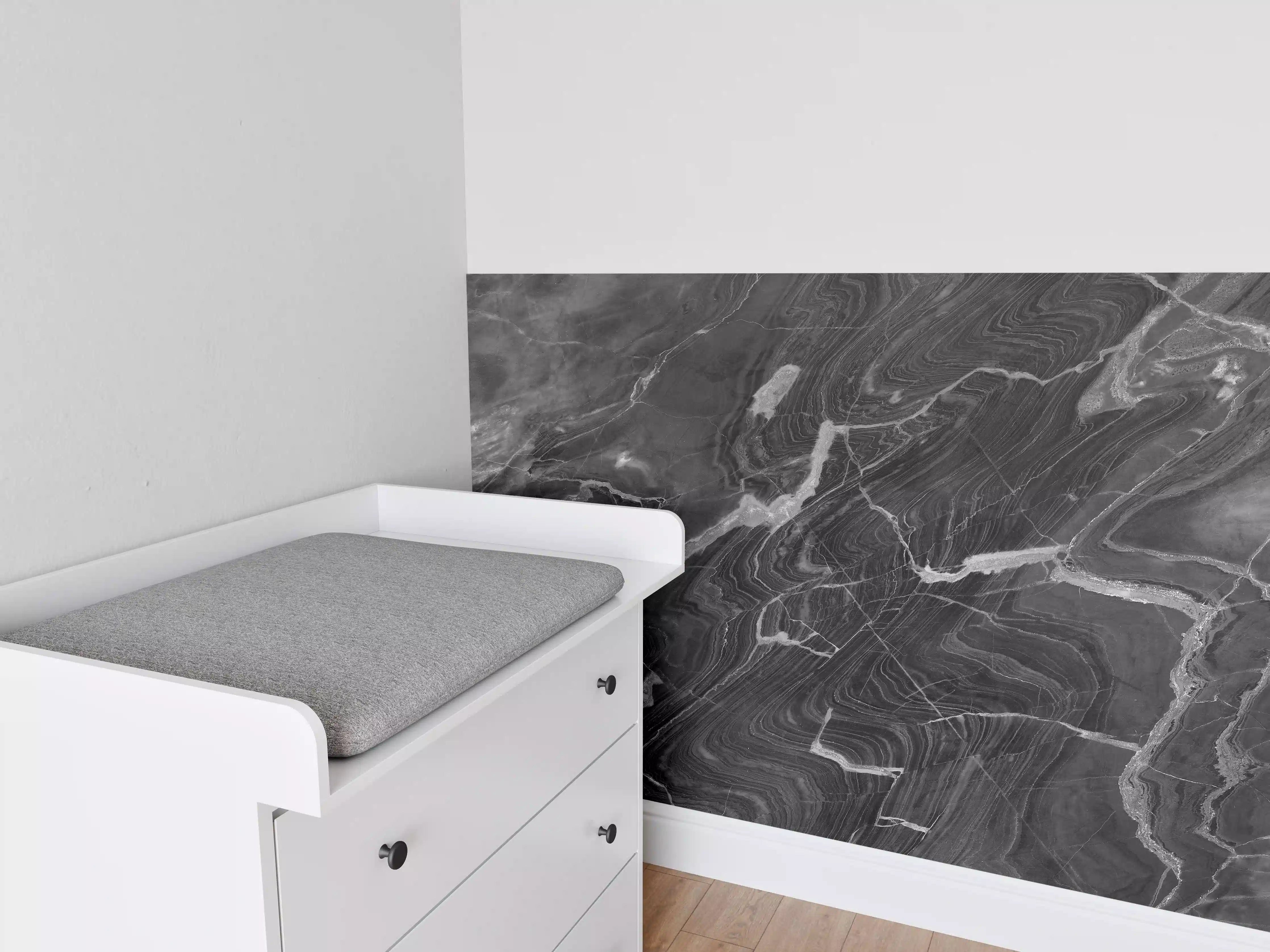 Babyzimmer Wandgestaltung - Schwarzer Marmor mit weißen Adern