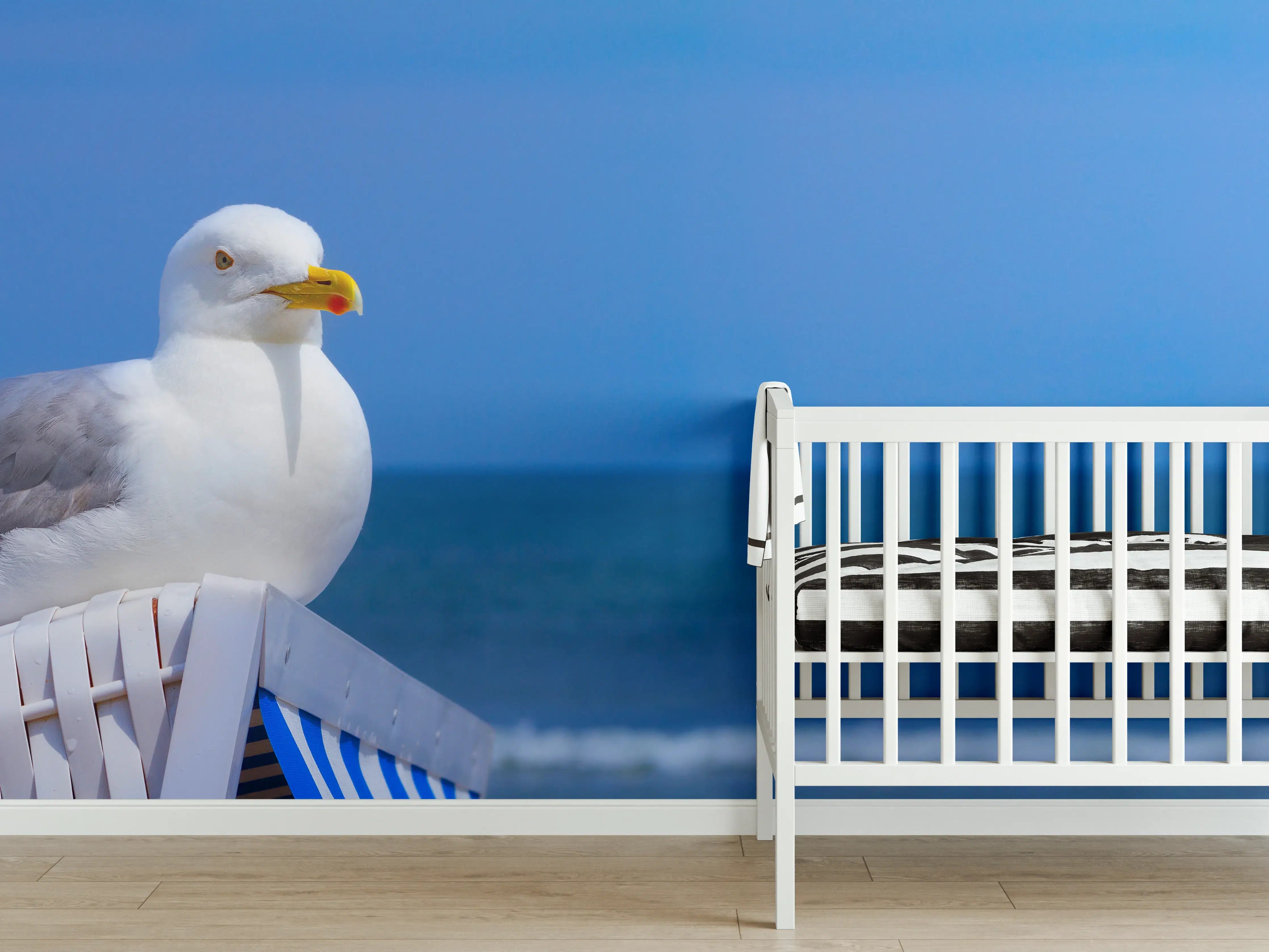 Babyzimmer Wandgestaltung - Seegull am Strand mit blauem Hintergrund