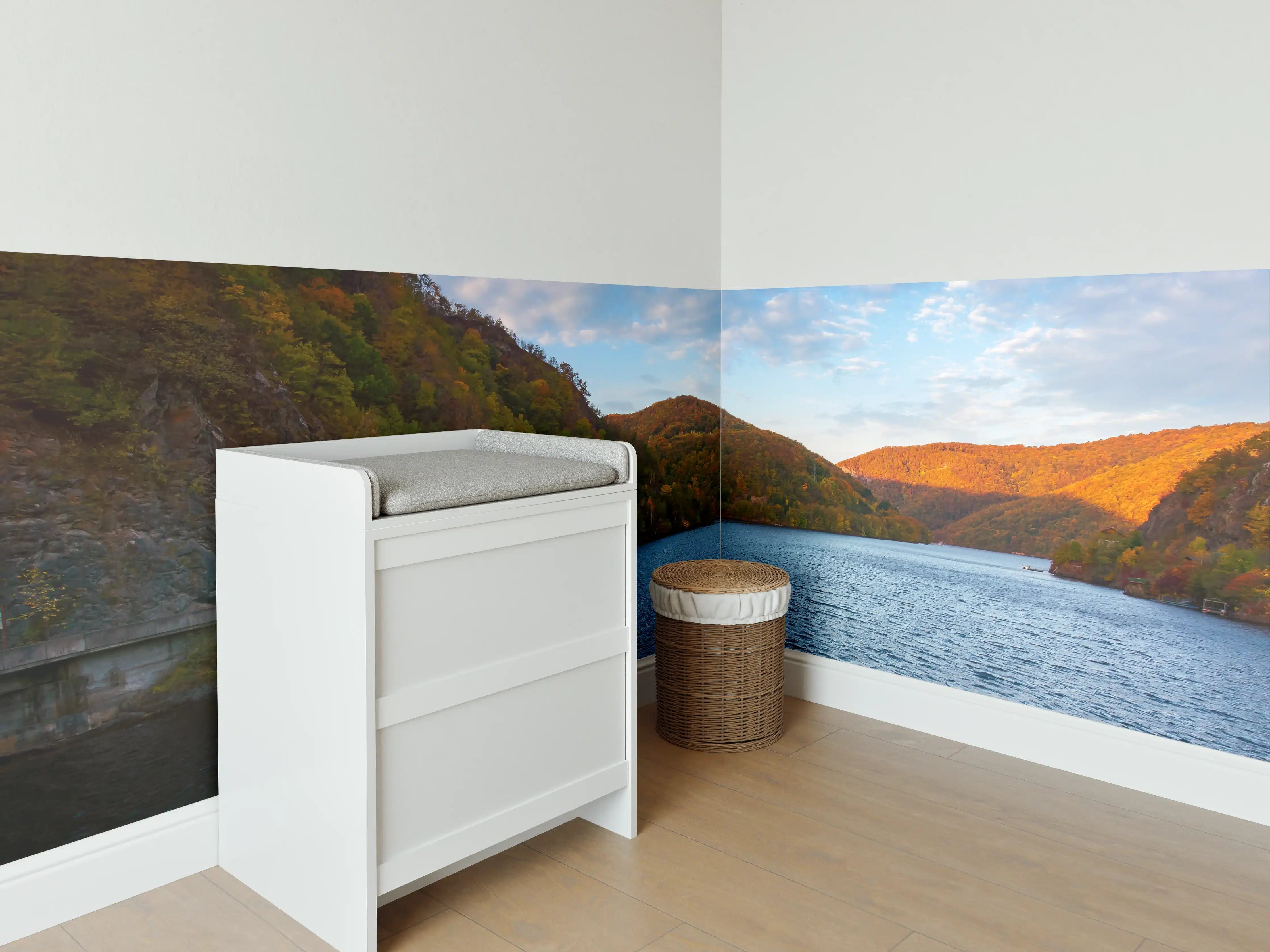 Babyzimmer Wandgestaltung - Silberne Abendspiegel