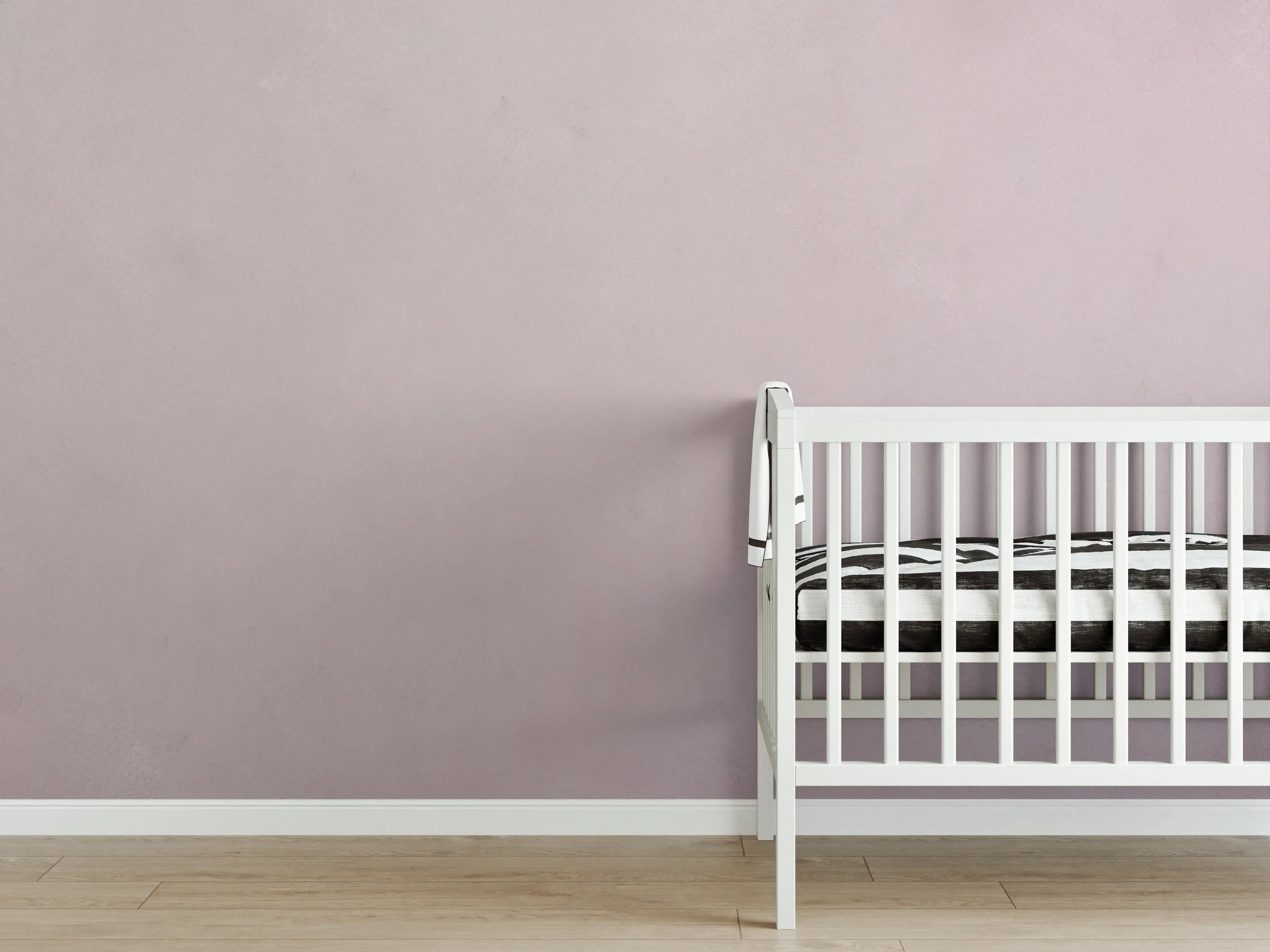Babyzimmer Wandgestaltung - Silberner Beton mit grauer Maserung
