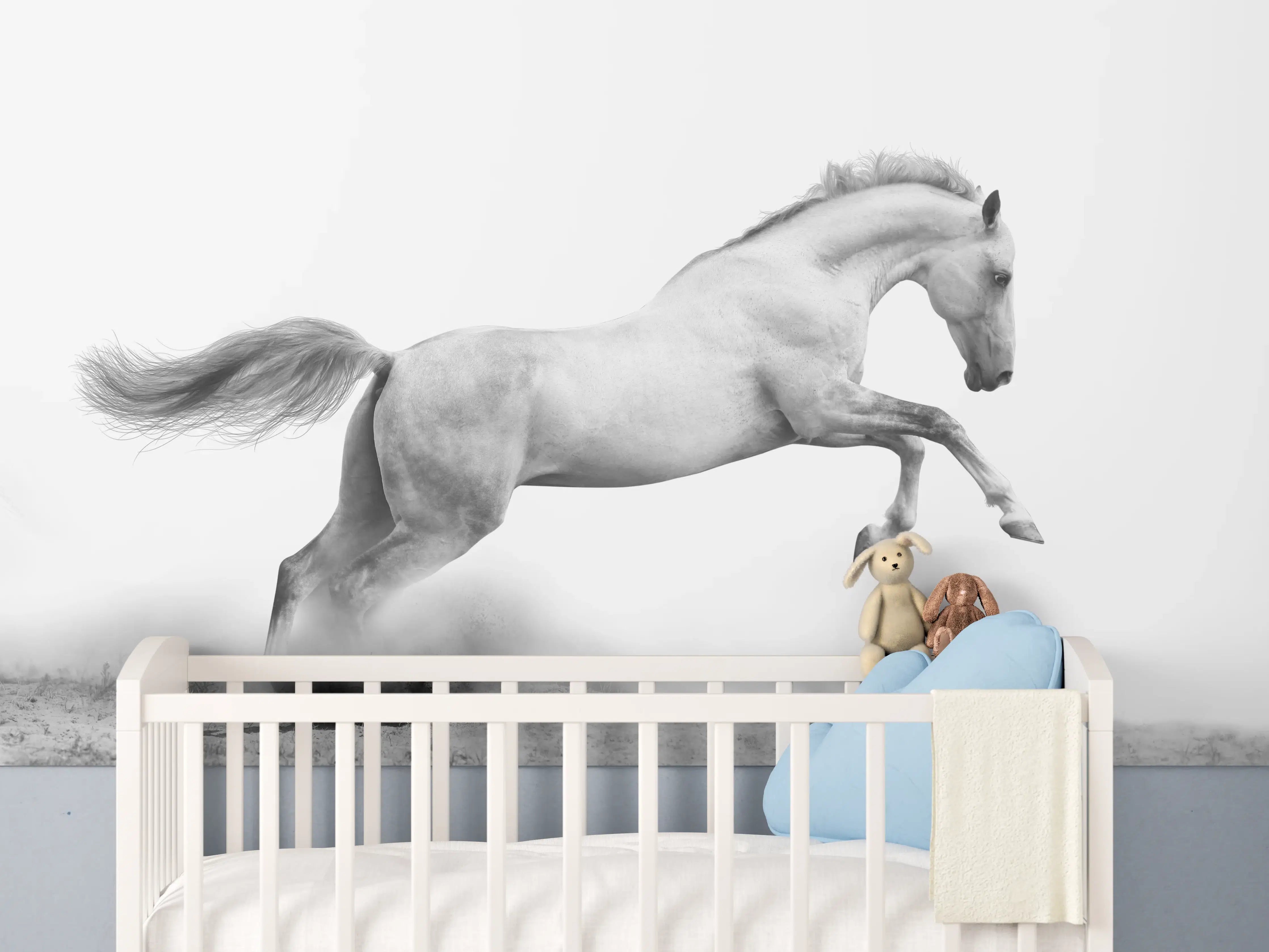 Babyzimmer Wandgestaltung - Silberweißes Pferd Dynamik