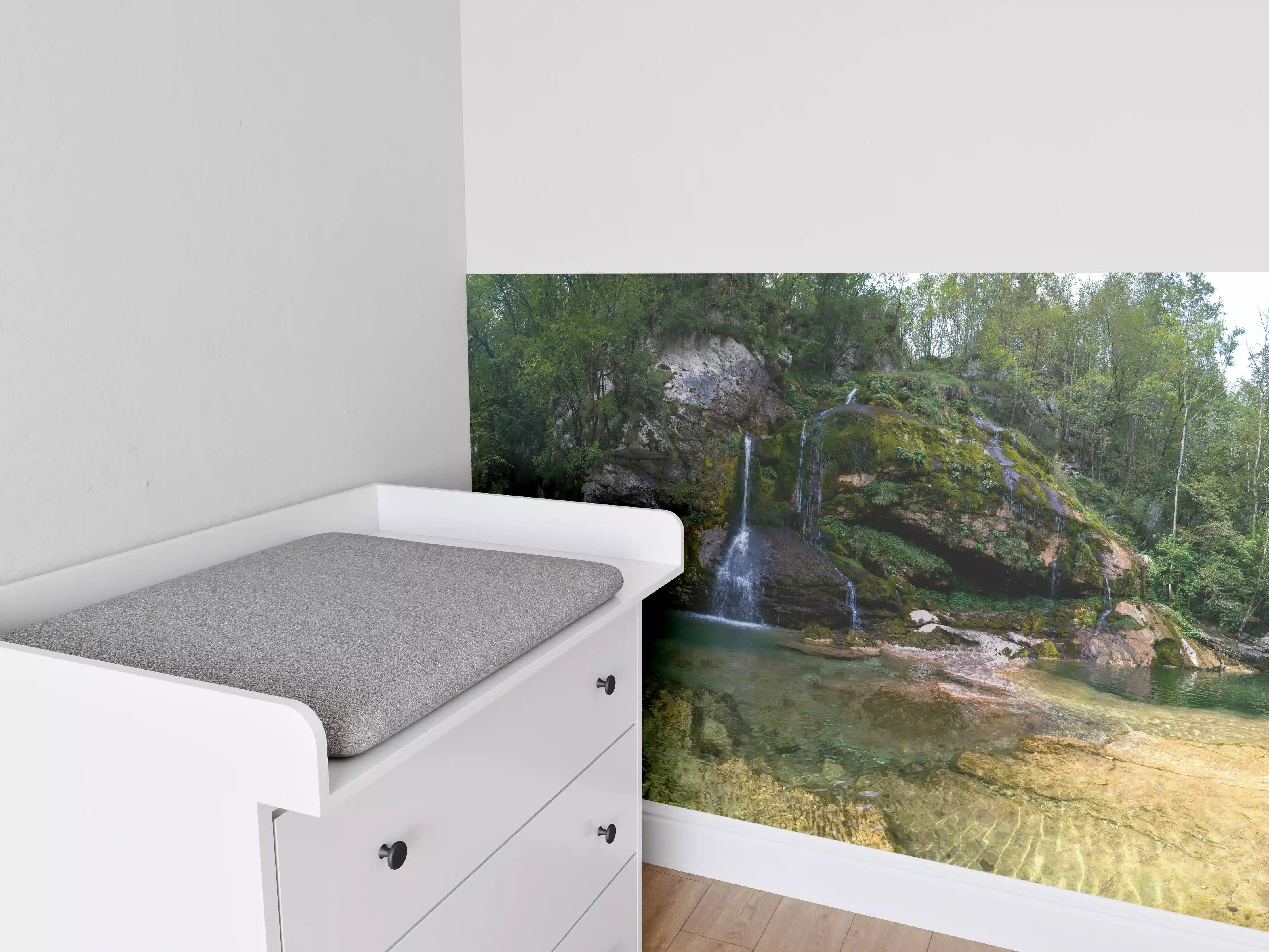 Babyzimmer Wandgestaltung - Sommerliche Atmosphäre in den Slowenischen Alpen
