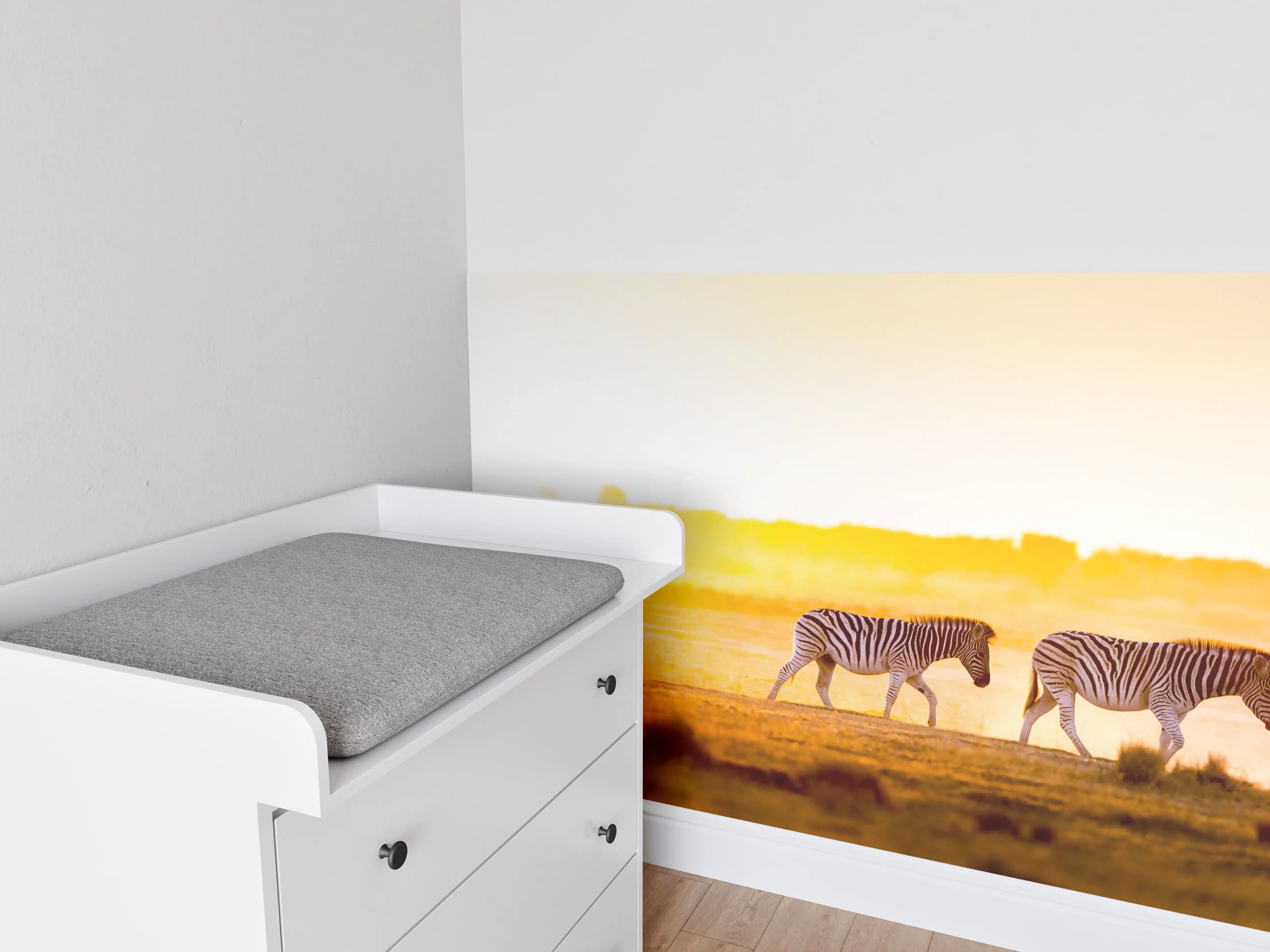 Babyzimmer Wandgestaltung - Sonnenaufgang über der Savanne mit Zebras