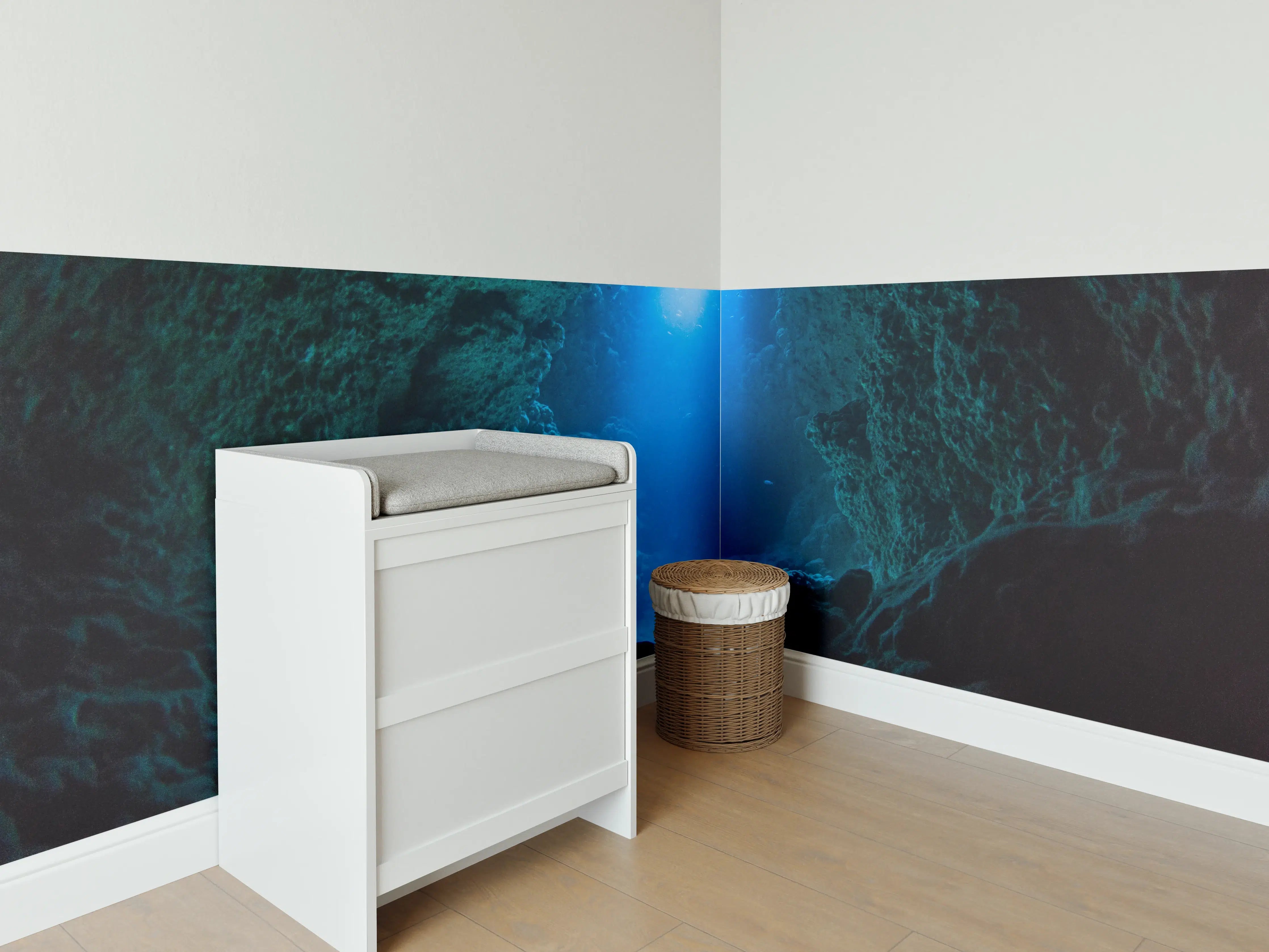 Babyzimmer Wandgestaltung - Sonnenstrahl in die Unterwasserhöhle