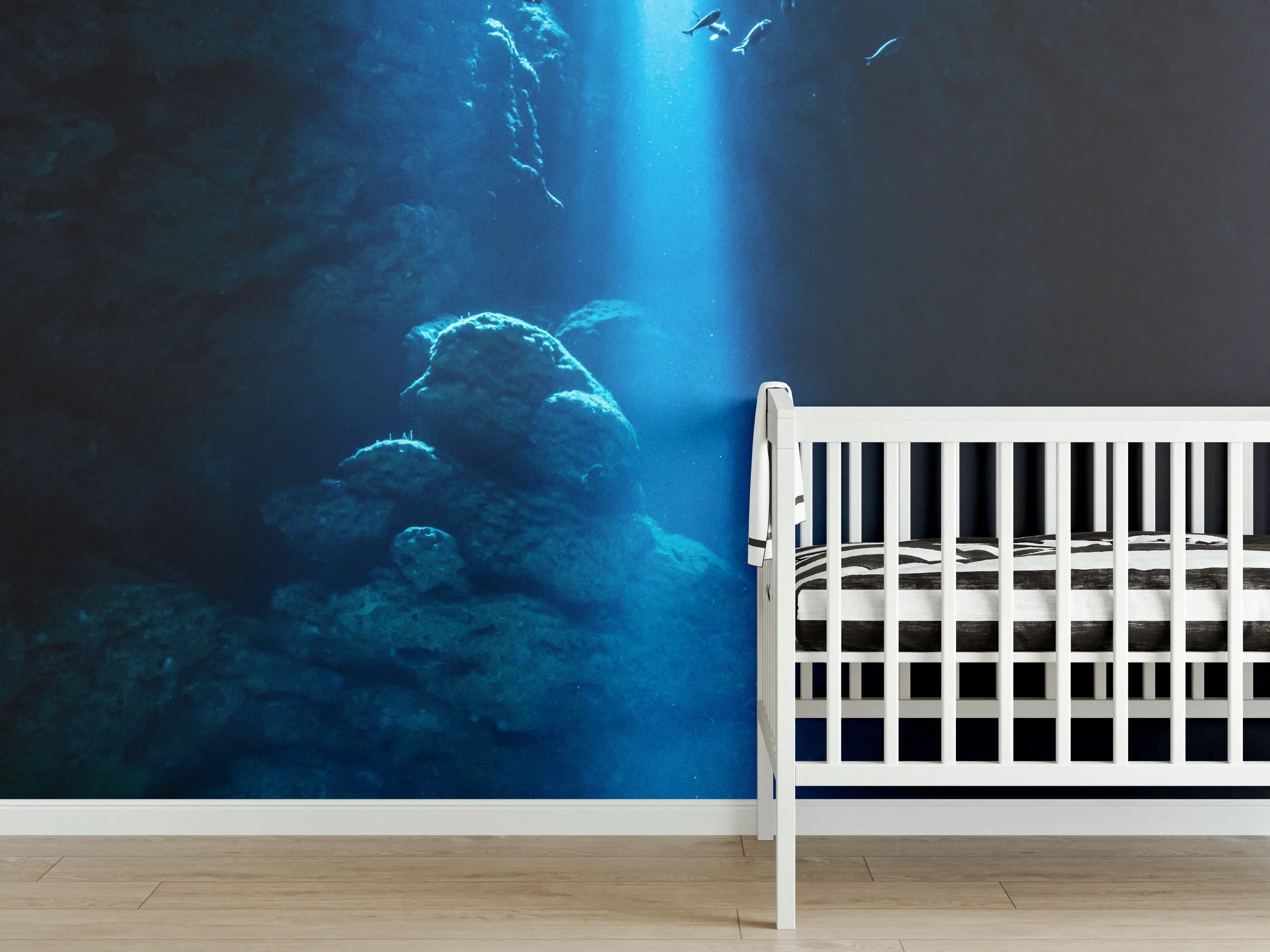 Babyzimmer Wandgestaltung - Sonnenstrahl in die Unterwasserhöhle im japanischen Ozean
