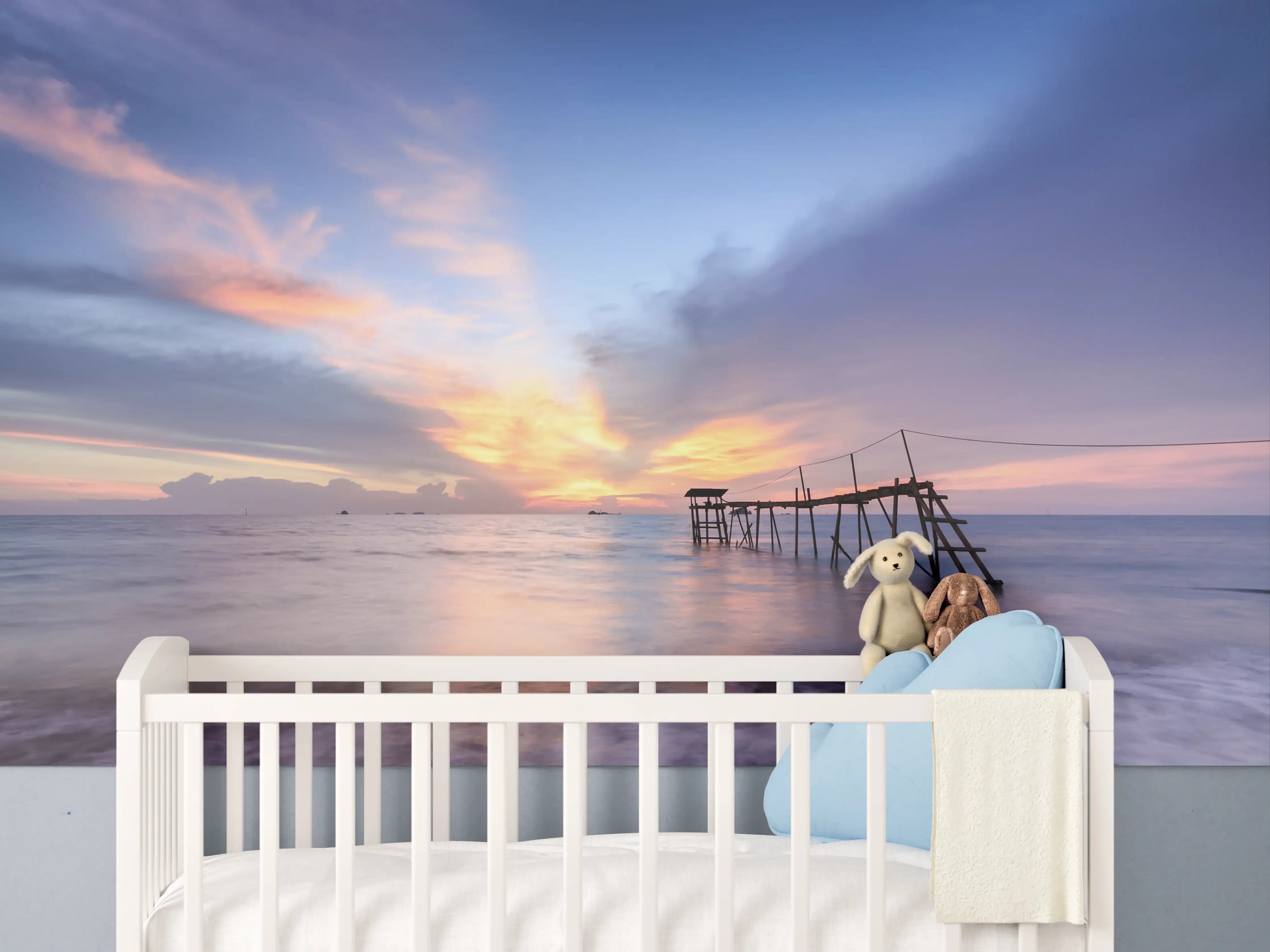 Babyzimmer Wandgestaltung - Sonnenuntergang am Strand mit altem Pier