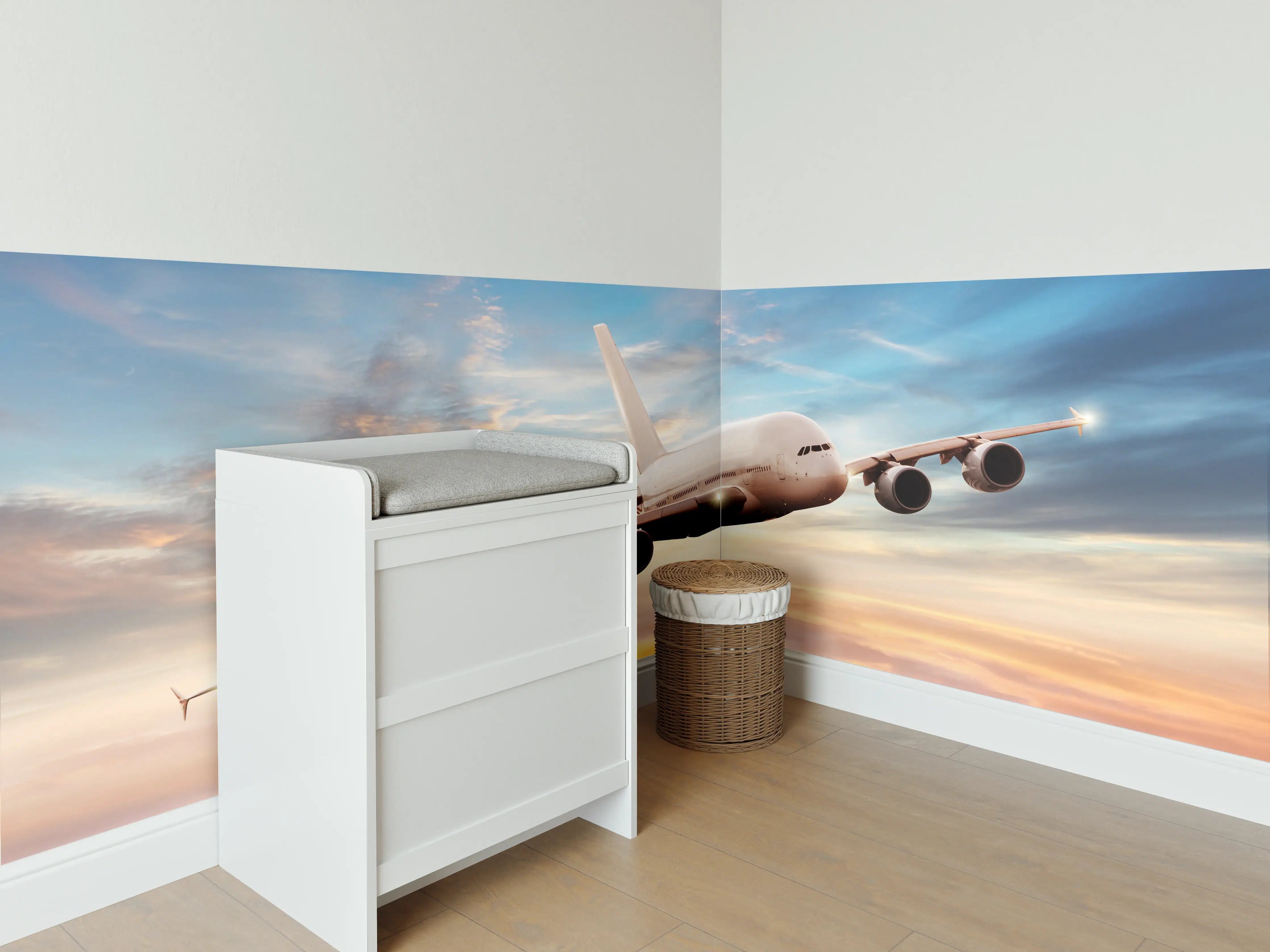 Babyzimmer Wandgestaltung - Sonnenuntergang mit Passagierjet