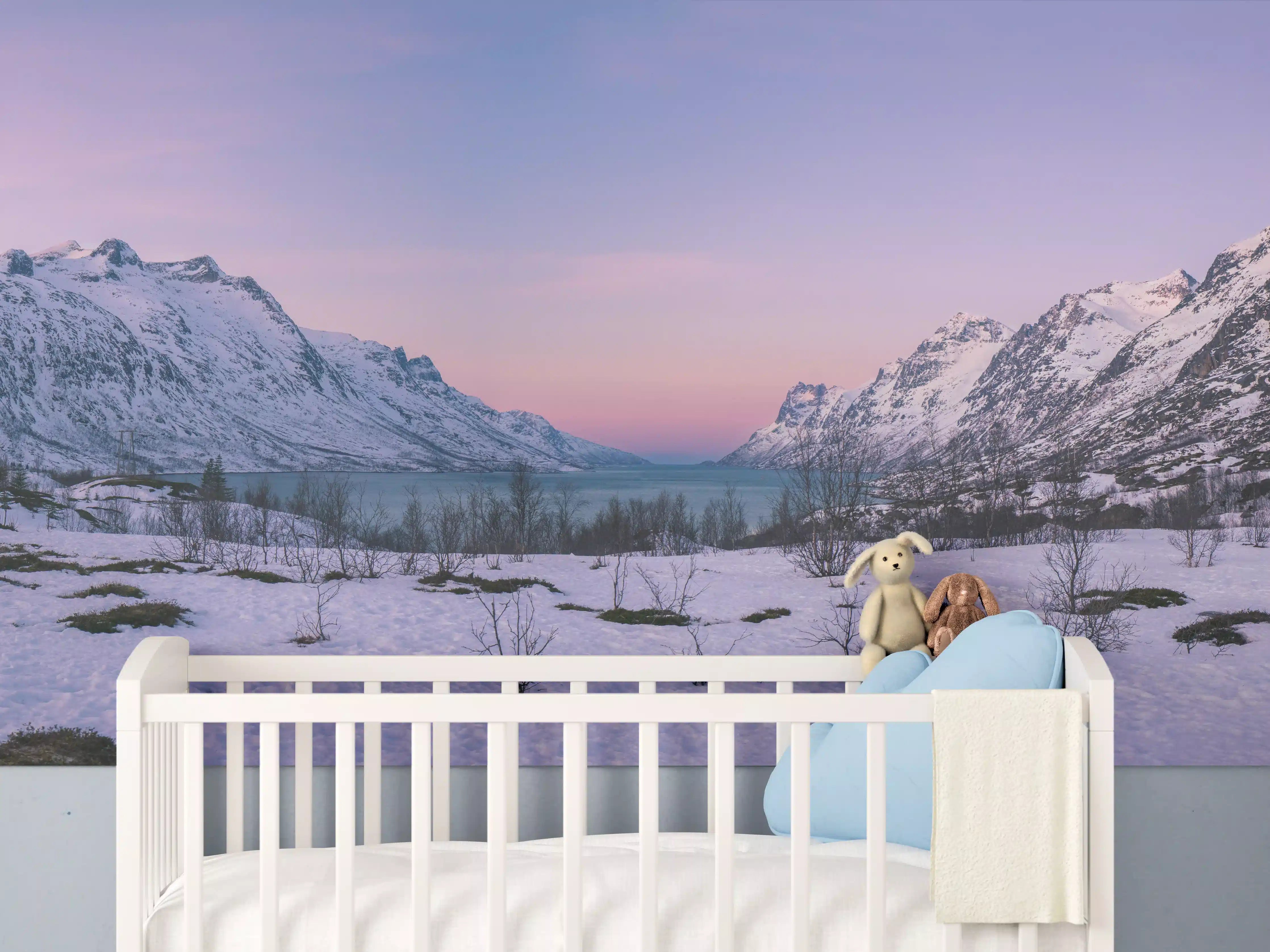 Babyzimmer Wandgestaltung - Sonnenuntergang über verschneiten Bergen
