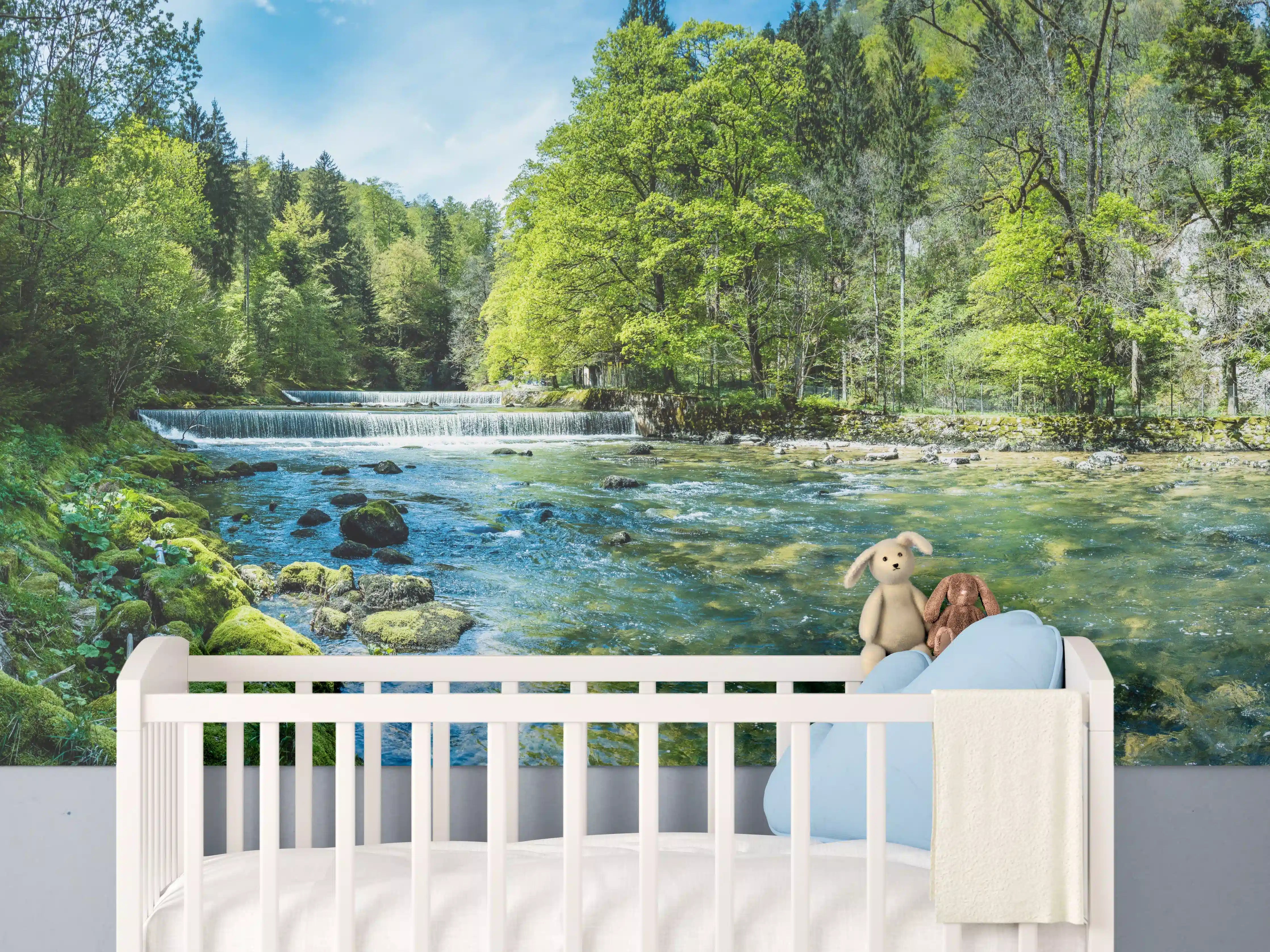 Babyzimmer Wandgestaltung - Sonnige Flusslandschaft in der Schweiz