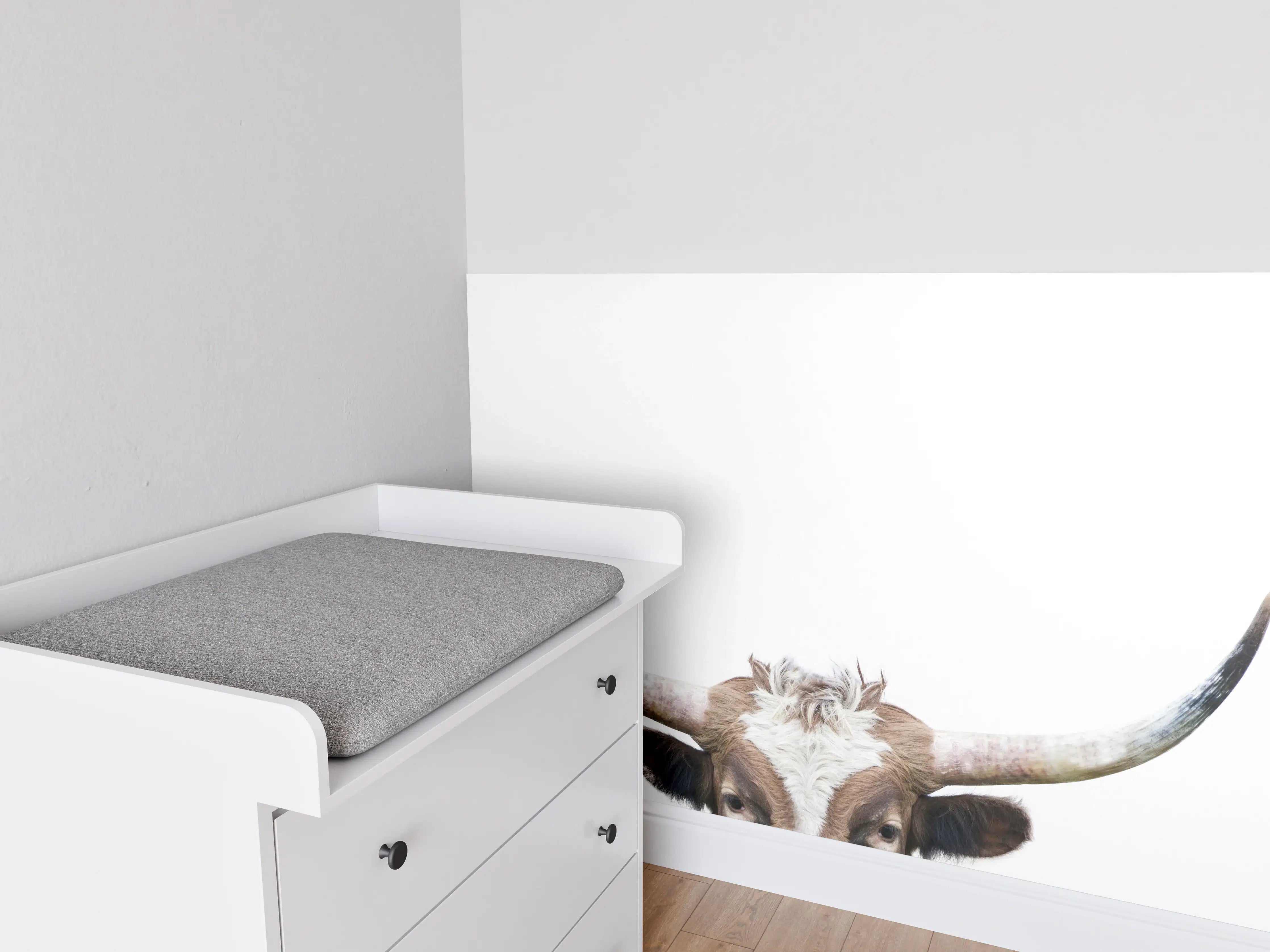 Babyzimmer Wandgestaltung - Spähende Longhorn-Kuh